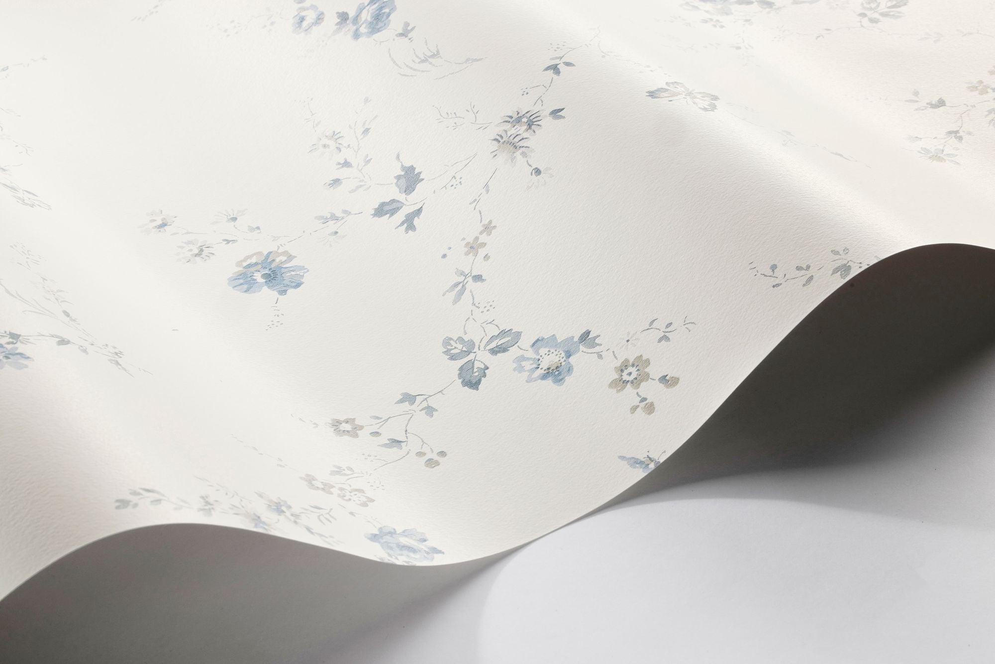 8627 Borosan 8627 Paper-based Light White and Blue Borosan 21 Paper Wallpaper by Boråstapeter