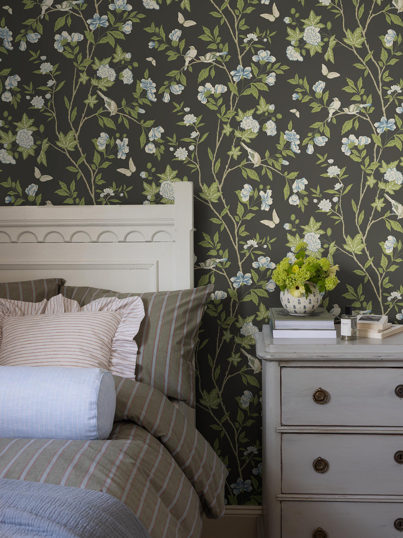 Sophia Magdalena Black Herrgård Wallpaper by Boråstapeter
