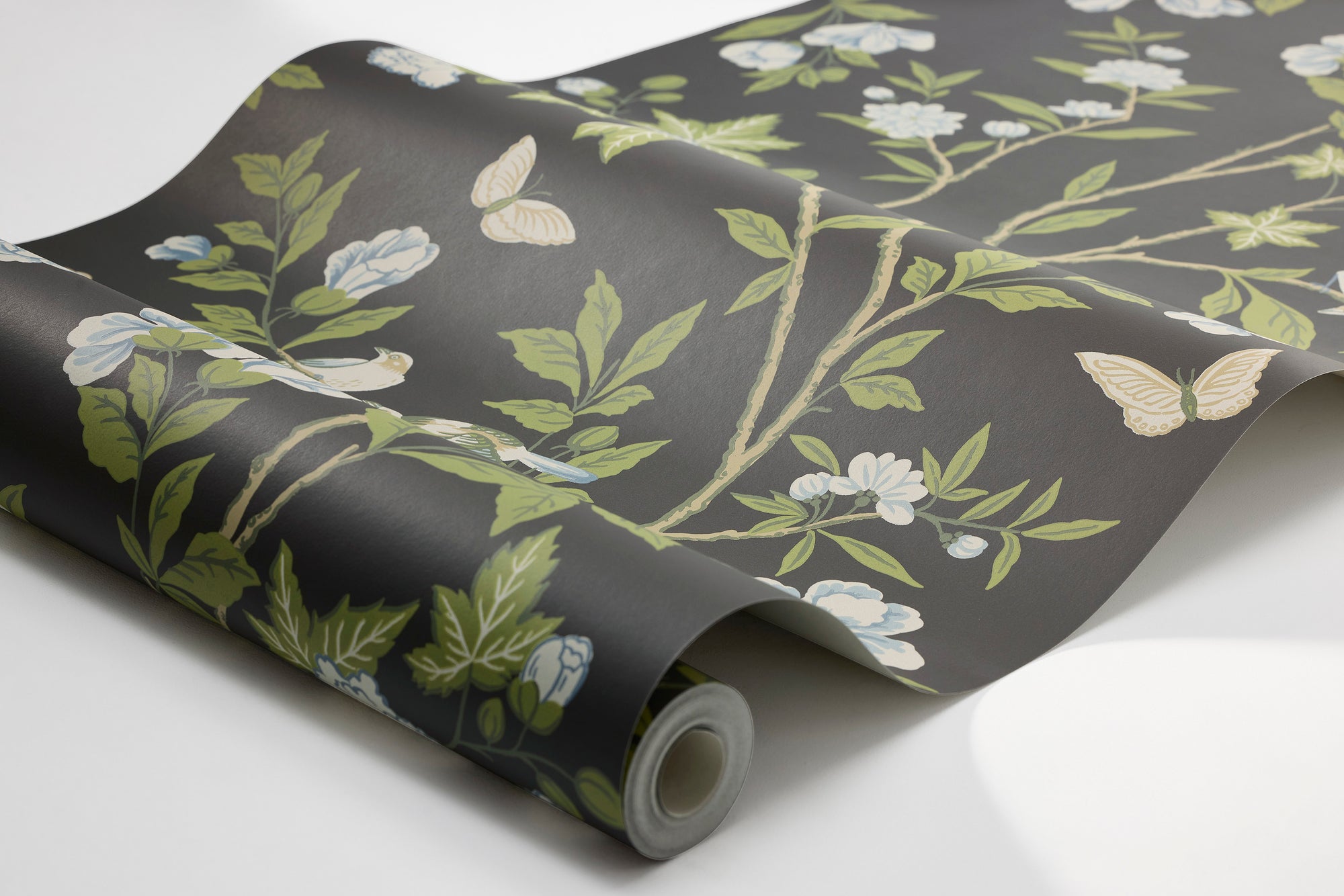 Sophia Magdalena Black Herrgård Wallpaper by Boråstapeter