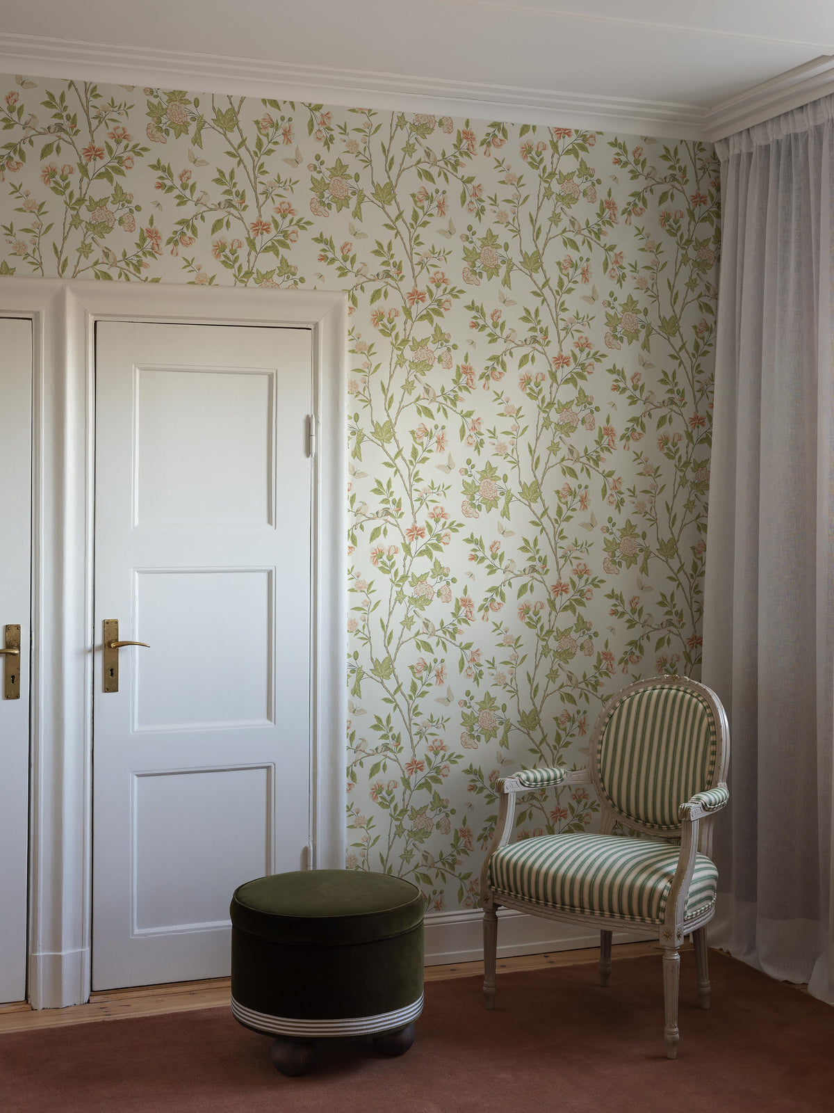 Sophia Magdalena Multi Herrgård Wallpaper by Boråstapeter