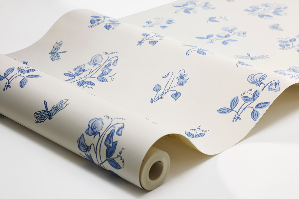 Luktärt Blue Herrgård Wallpaper by Boråstapeter