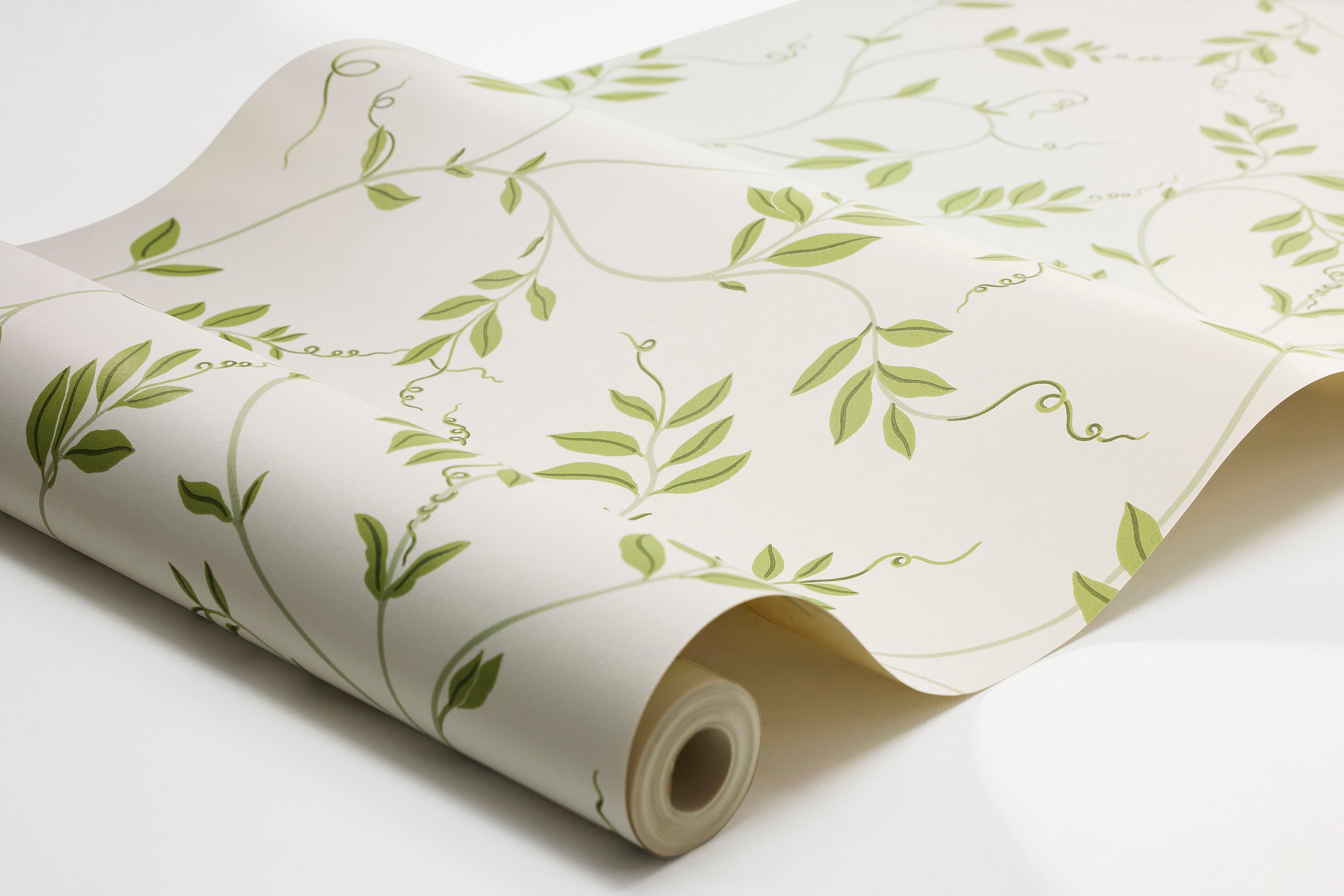 Klockranka Green Herrgård Wallpaper by Boråstapeter
