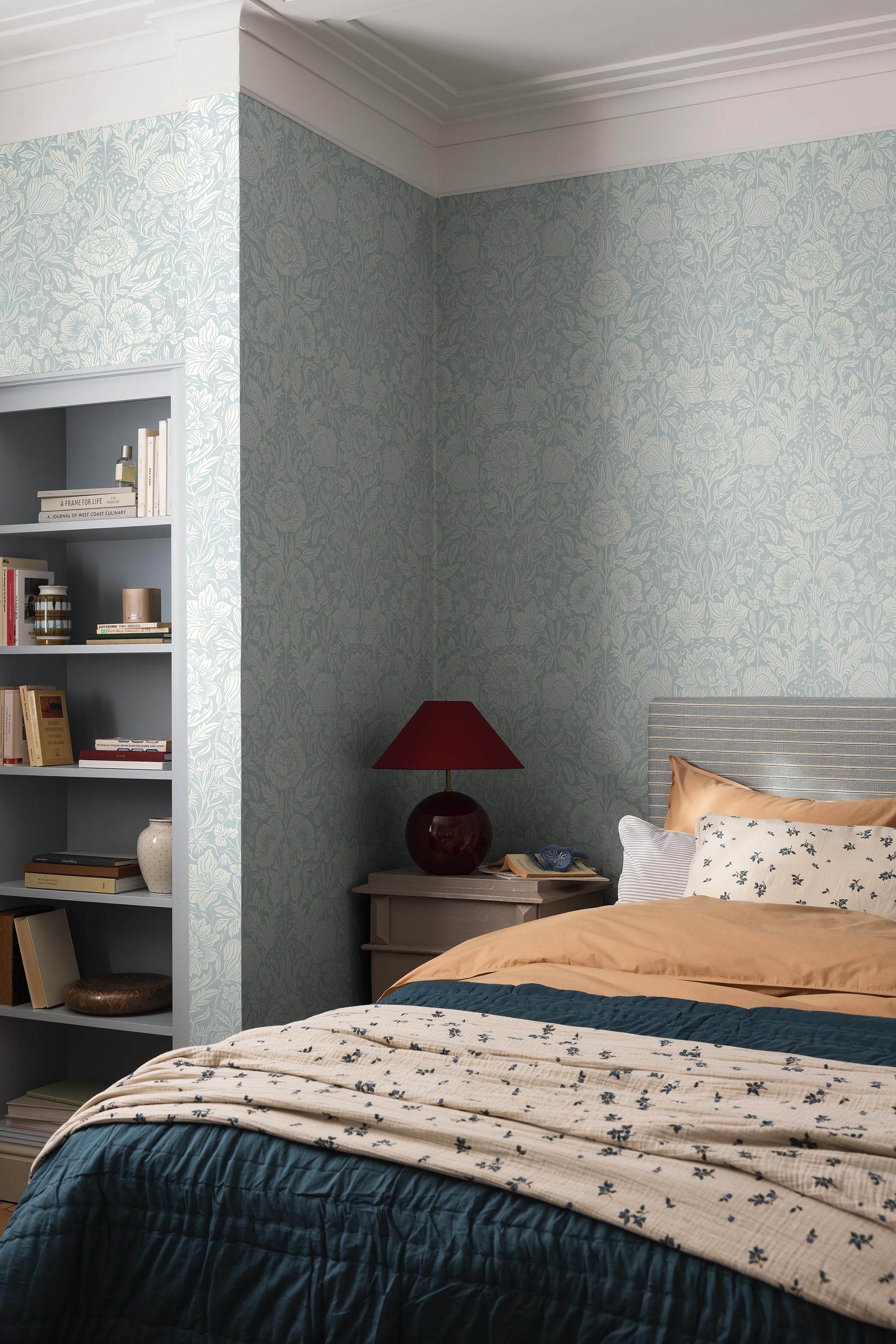 Hildasholm Blue Herrgård Wallpaper by Boråstapeter
