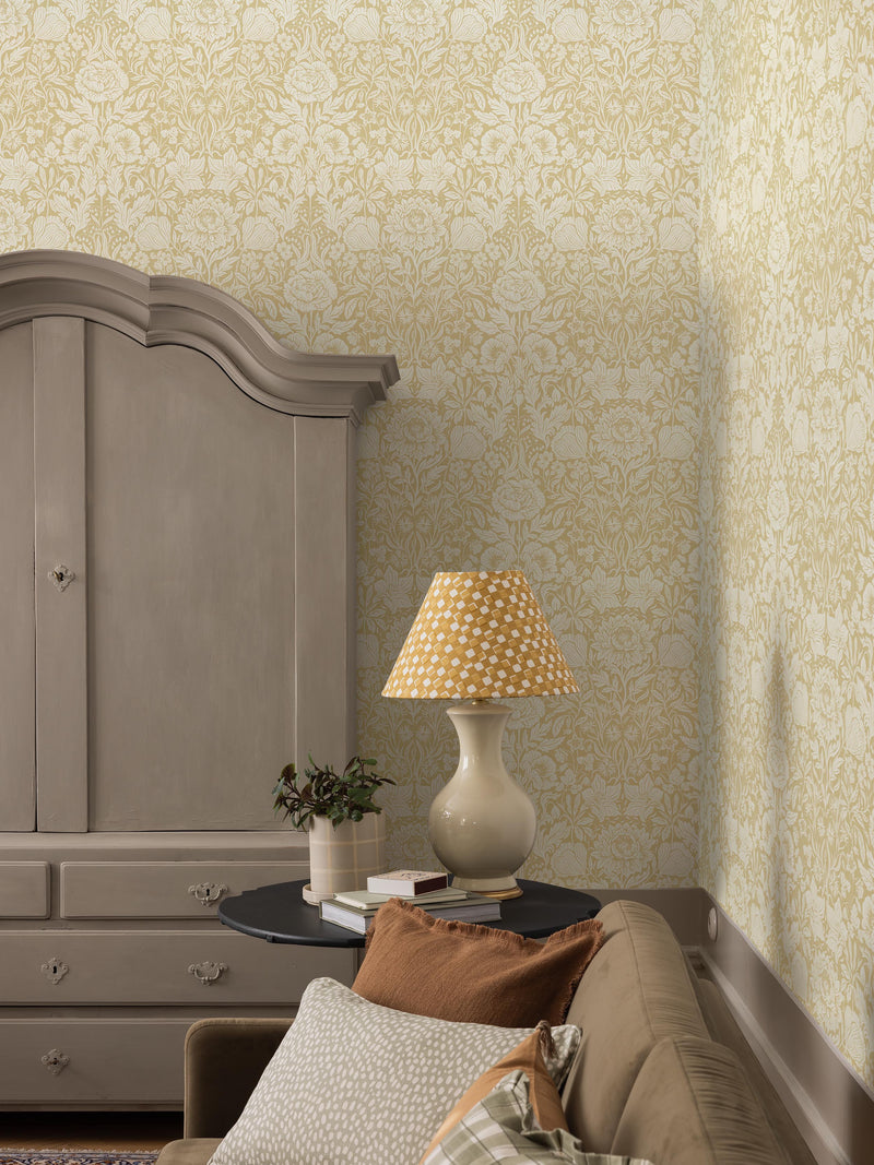 Hildasholm Yellow Herrgård Wallpaper by Boråstapeter