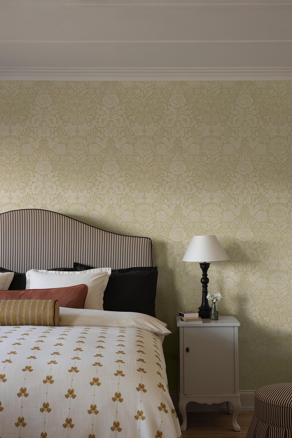 Hildasholm Yellow Herrgård Wallpaper by Boråstapeter
