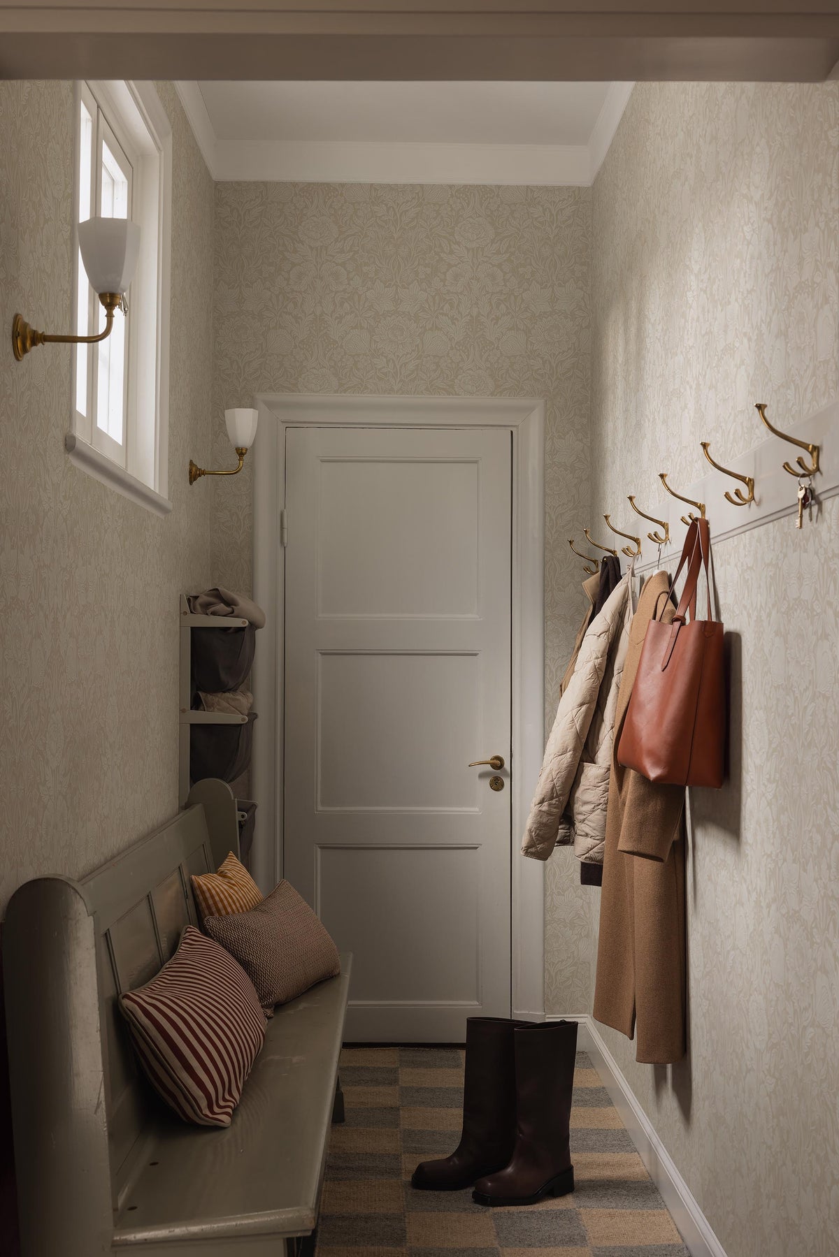 Hildasholm Beige Herrgård Wallpaper by Boråstapeter