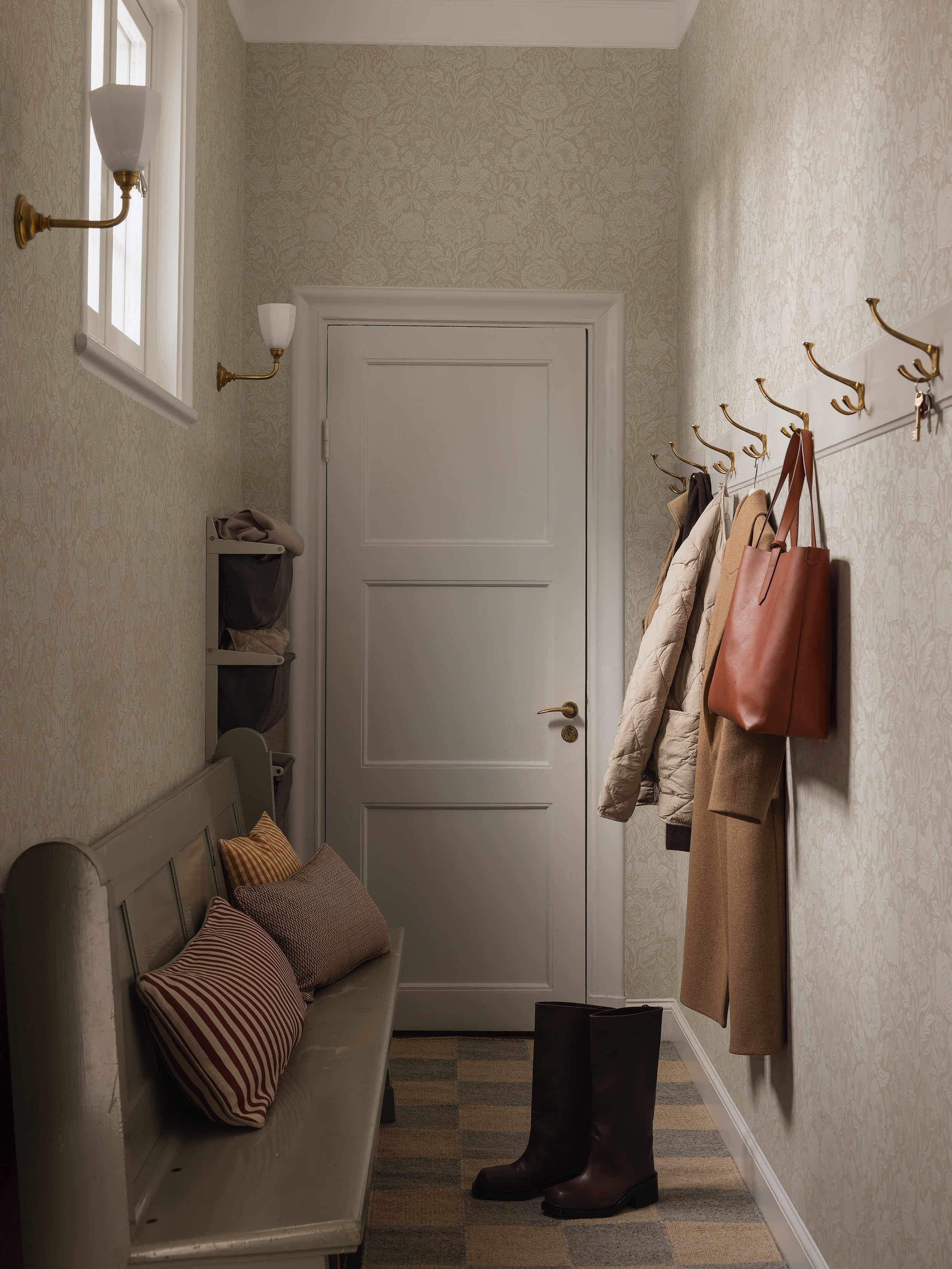 Hildasholm Beige Herrgård Wallpaper by Boråstapeter