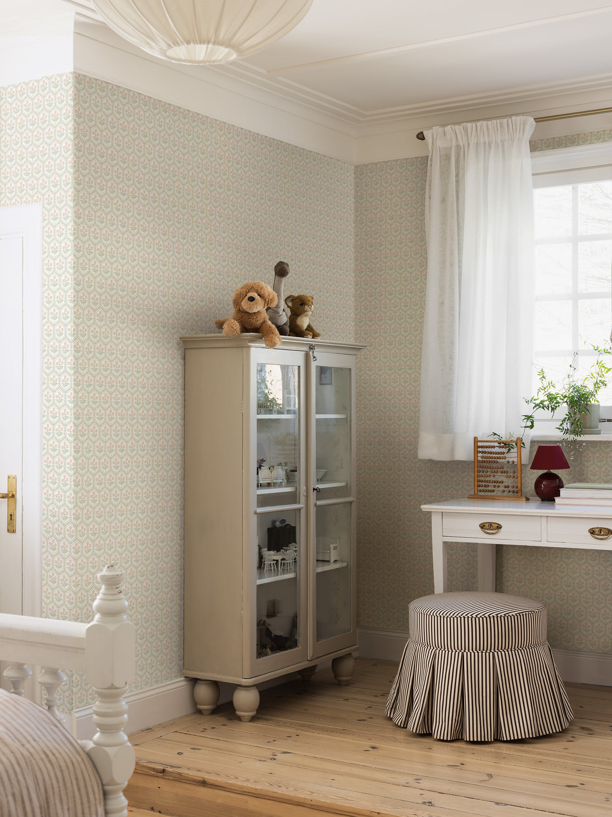 Cecilia White Herrgård Wallpaper by Boråstapeter