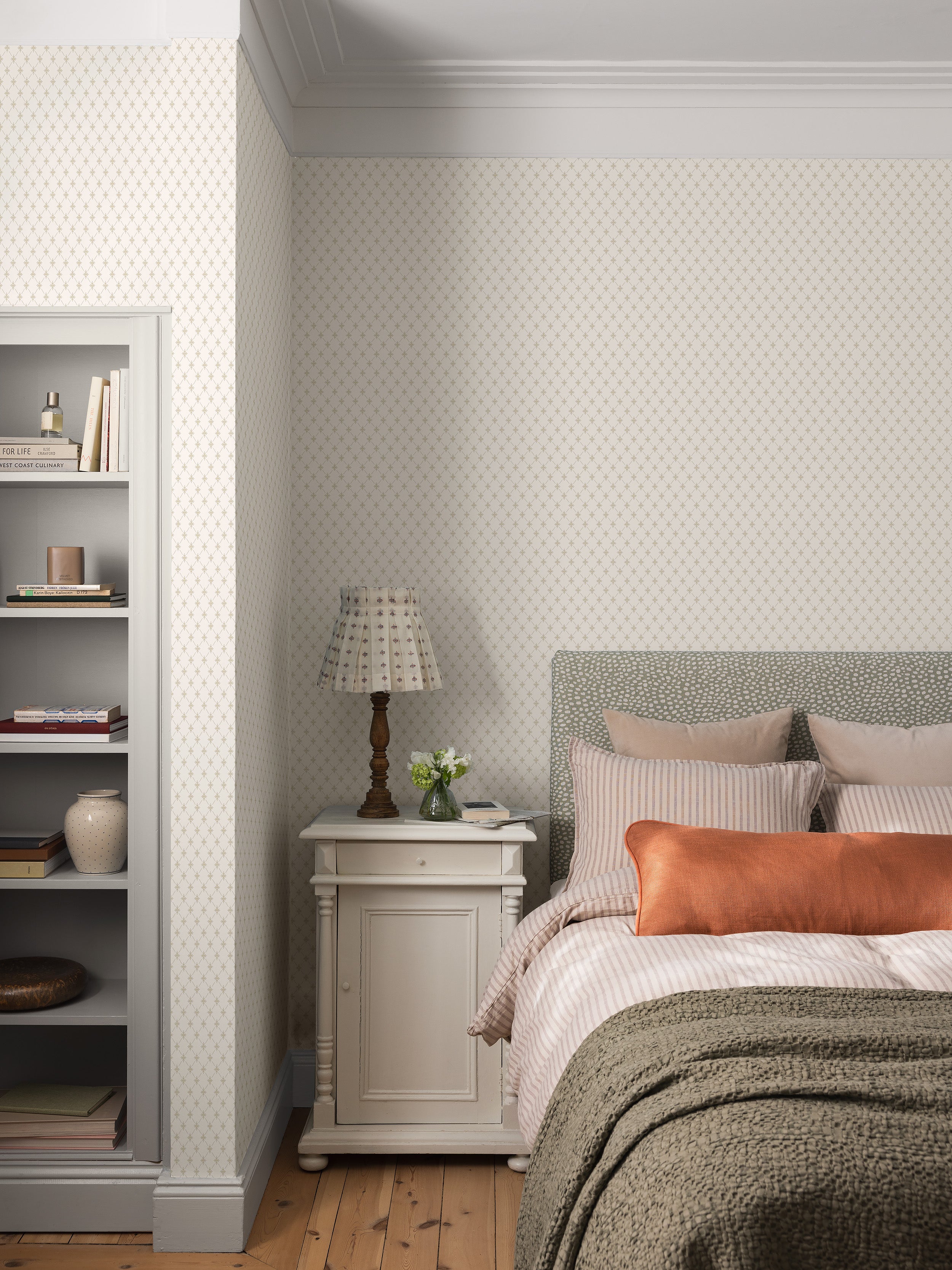 Herman White Herrgård Wallpaper by Boråstapeter