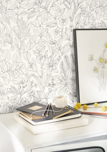 Esquisse Noir  Gravure Gardens Wallpaper by Casadeco