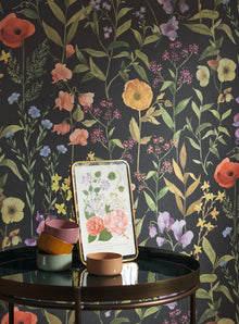 Fleurs Des Champs Noir Fusain Gardens Wallpaper by Casadeco