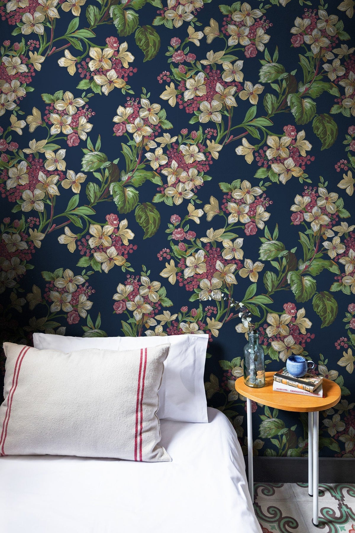 8800042 Flowery Navy Metamorphosis Wallpaper by Coordonné