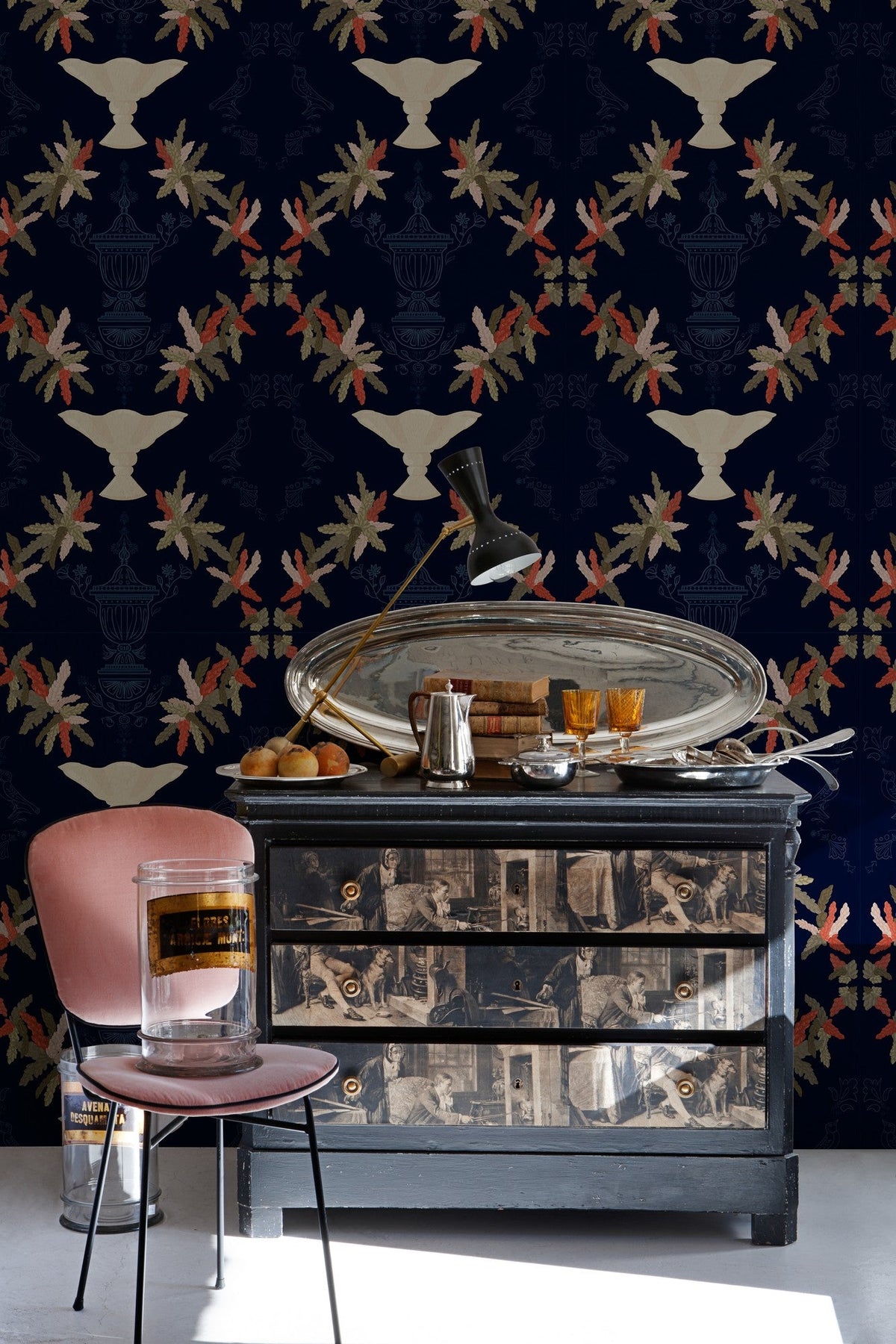 8800065 Neo-rococo Navy Metamorphosis Wallpaper by Coordonné