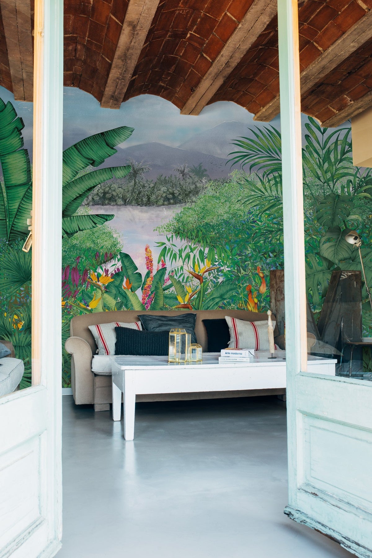 8800110 Neo-colonial Multi Metamorphosis Mural by Coordonné (350x280cm)