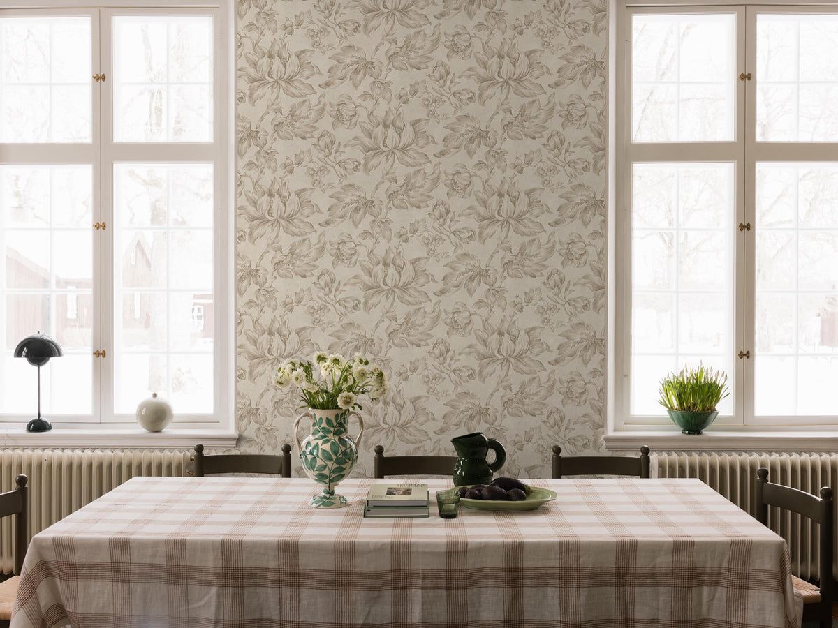 9156 Archive Flower Warm White Flowers Wallpaper by Boråstapeter - Roomshot