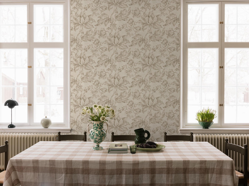 9156 Archive Flower Warm White Flowers Wallpaper by Boråstapeter - Roomshot