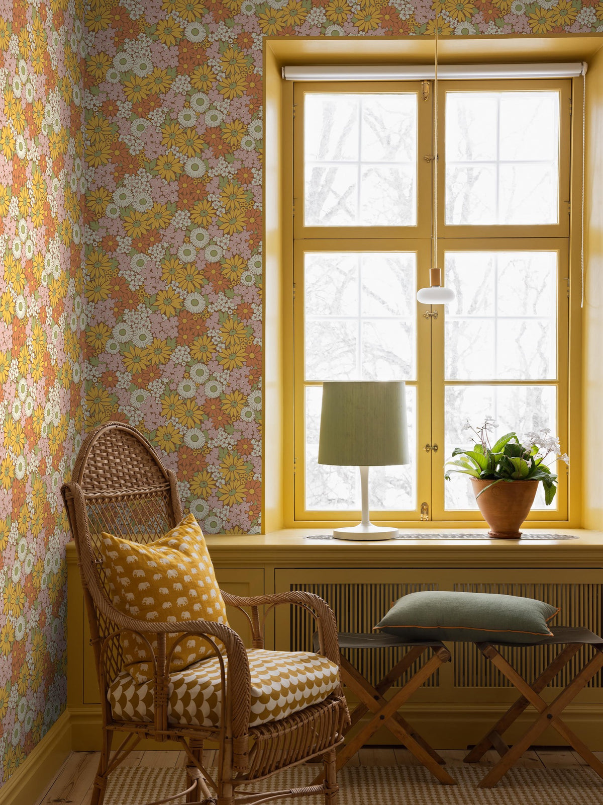 9169 Flower Power Yellow Orange Pink Flowers Wallpaper by Boråstapeter - Roomshot