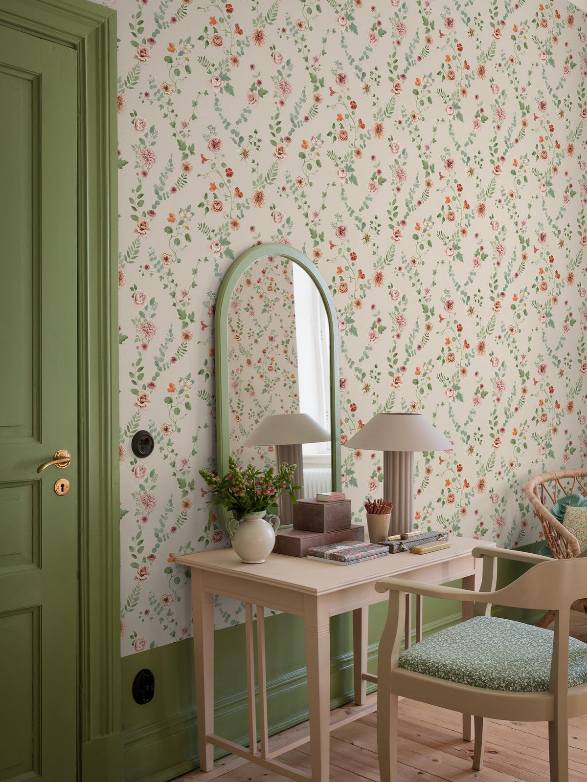 9181 Bouquet Flowers Pink Orange Flowers Wallpaper by Boråstapeter - Roomshot
