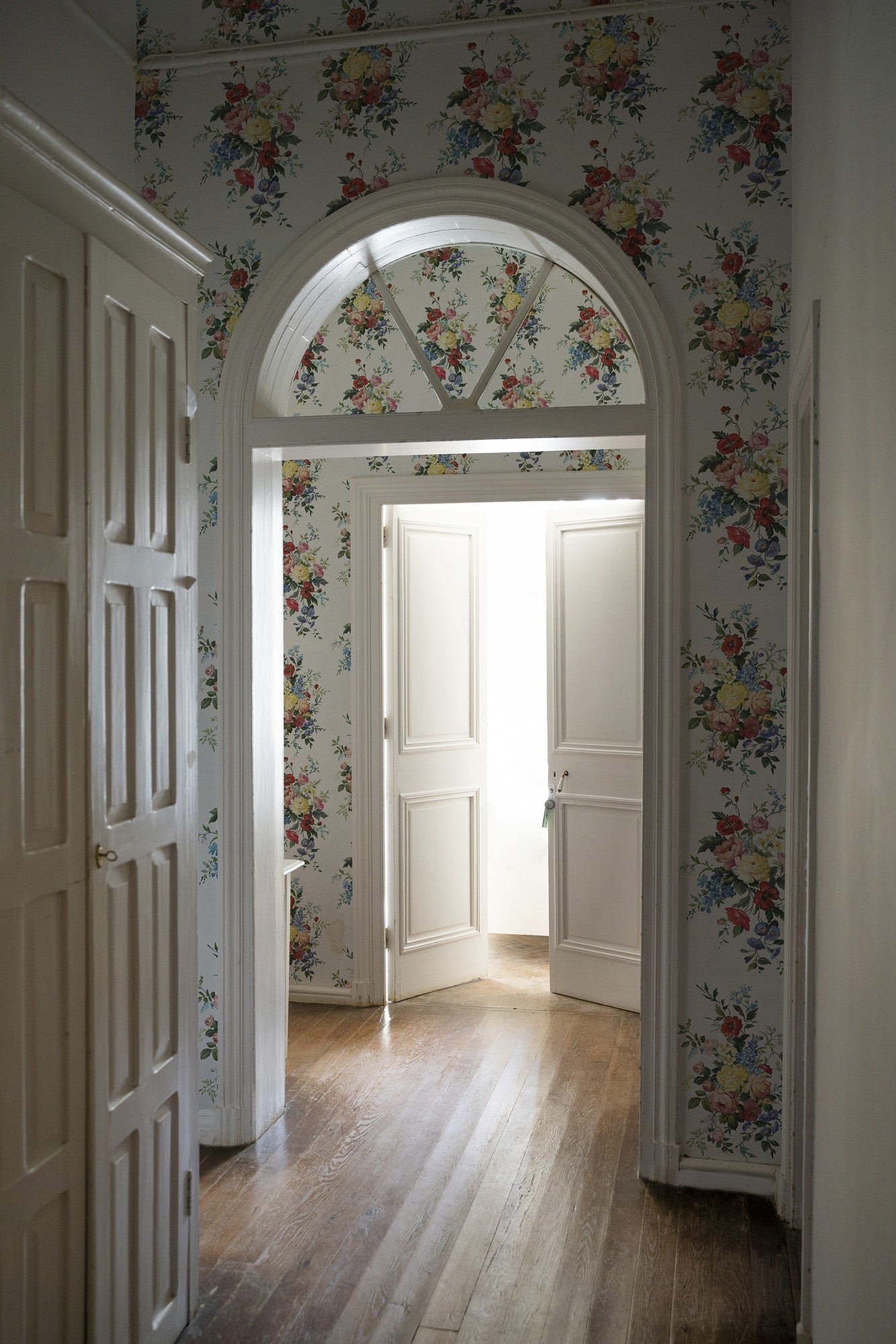 A00220 Carmen Cisne Feria Wallpaper by Coordonné