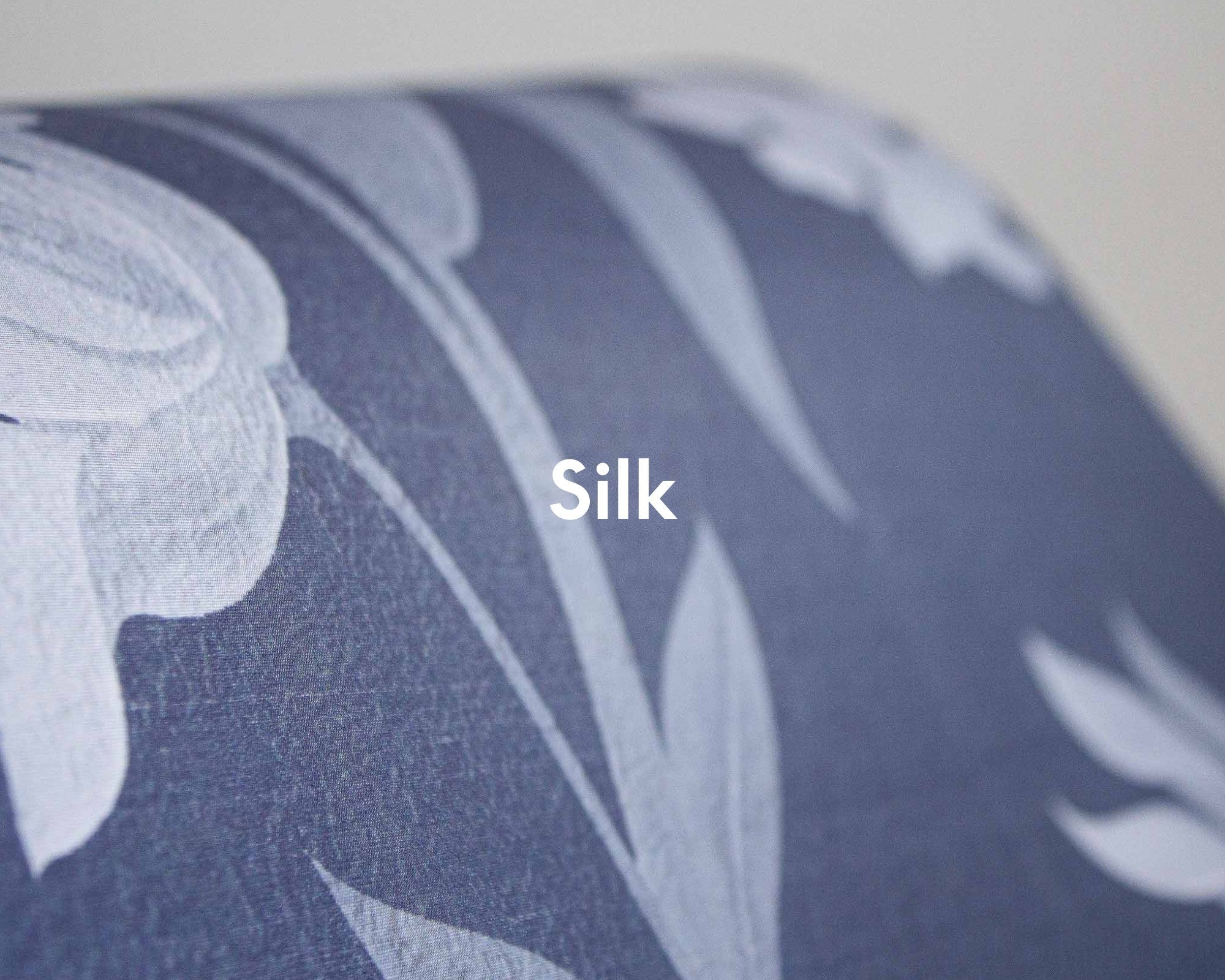 A00308 Daffodils Galaxy, Azul Oscuro Linen Aracne Mural by Coordonné