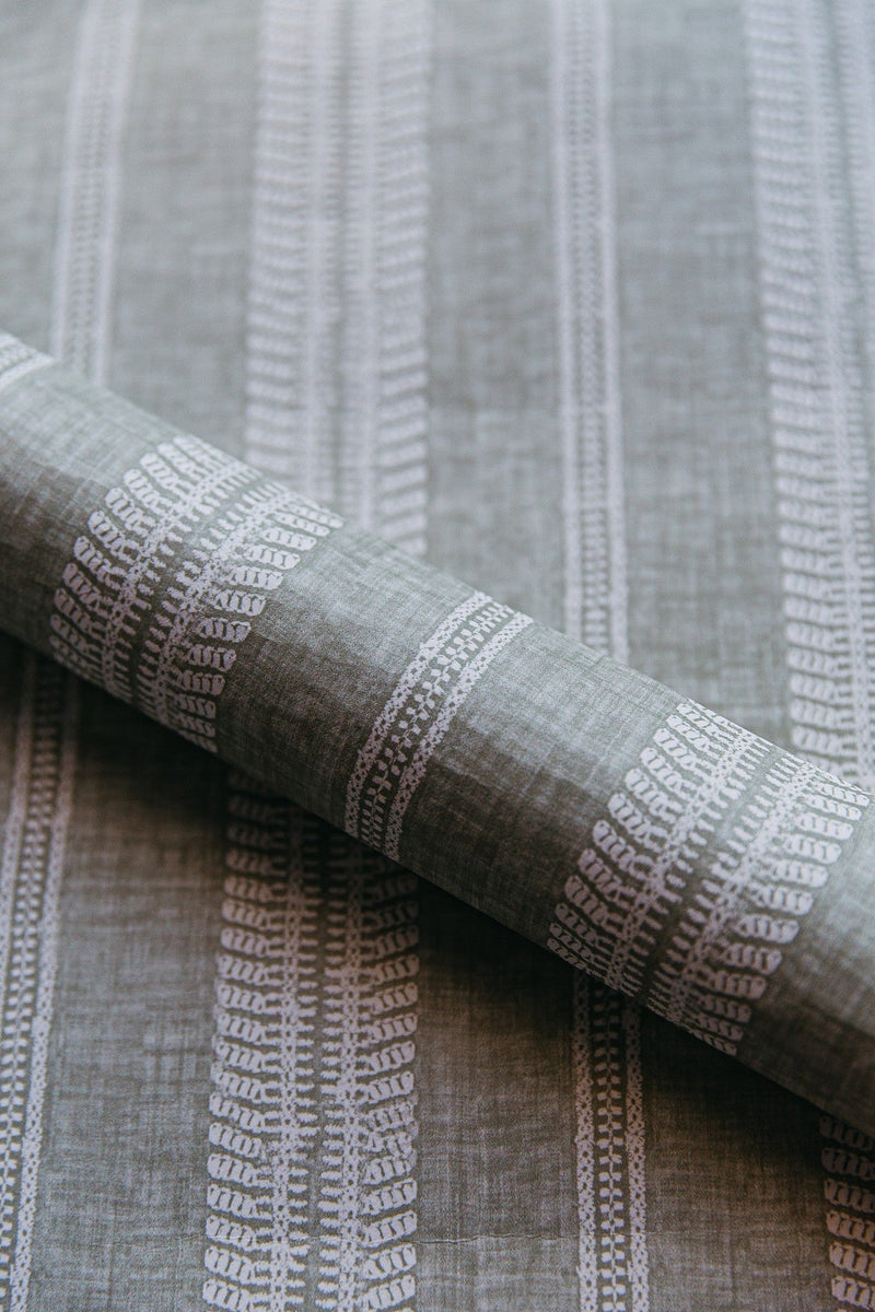 A00511 Costura Wild Green Olivar Wallpaper by Coordonné
