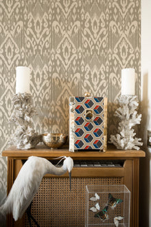 A00804 Padmasalis Grey Ikart Wallpaper by Coordonné