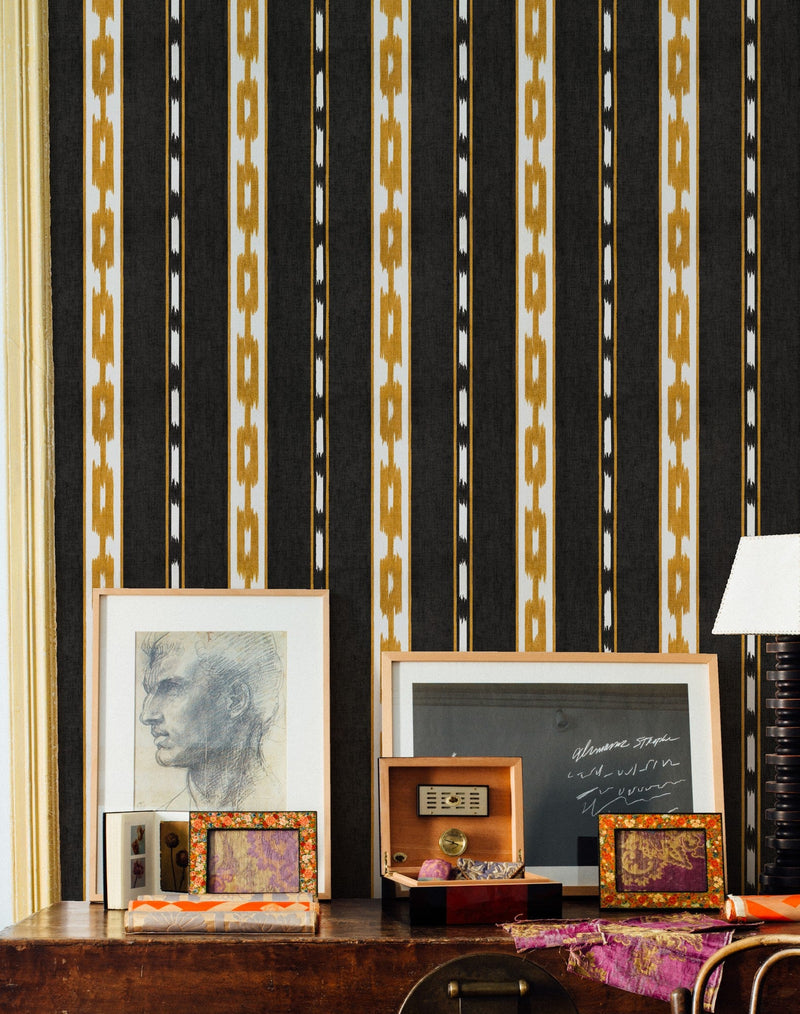 A00809 Kente Black Ikart Wallpaper by Coordonné