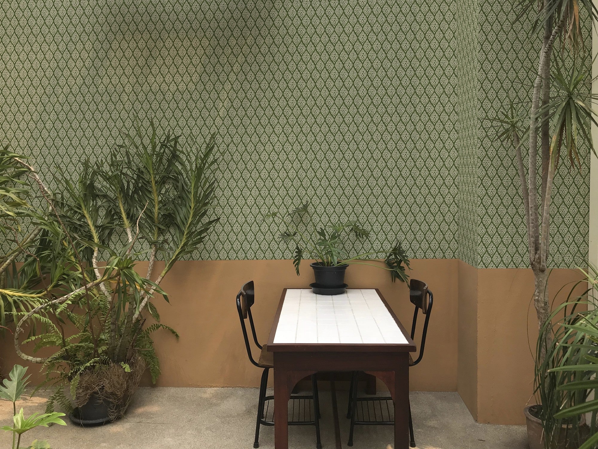 A00837 Kasuri Green Ikart Wallpaper by Coordonné