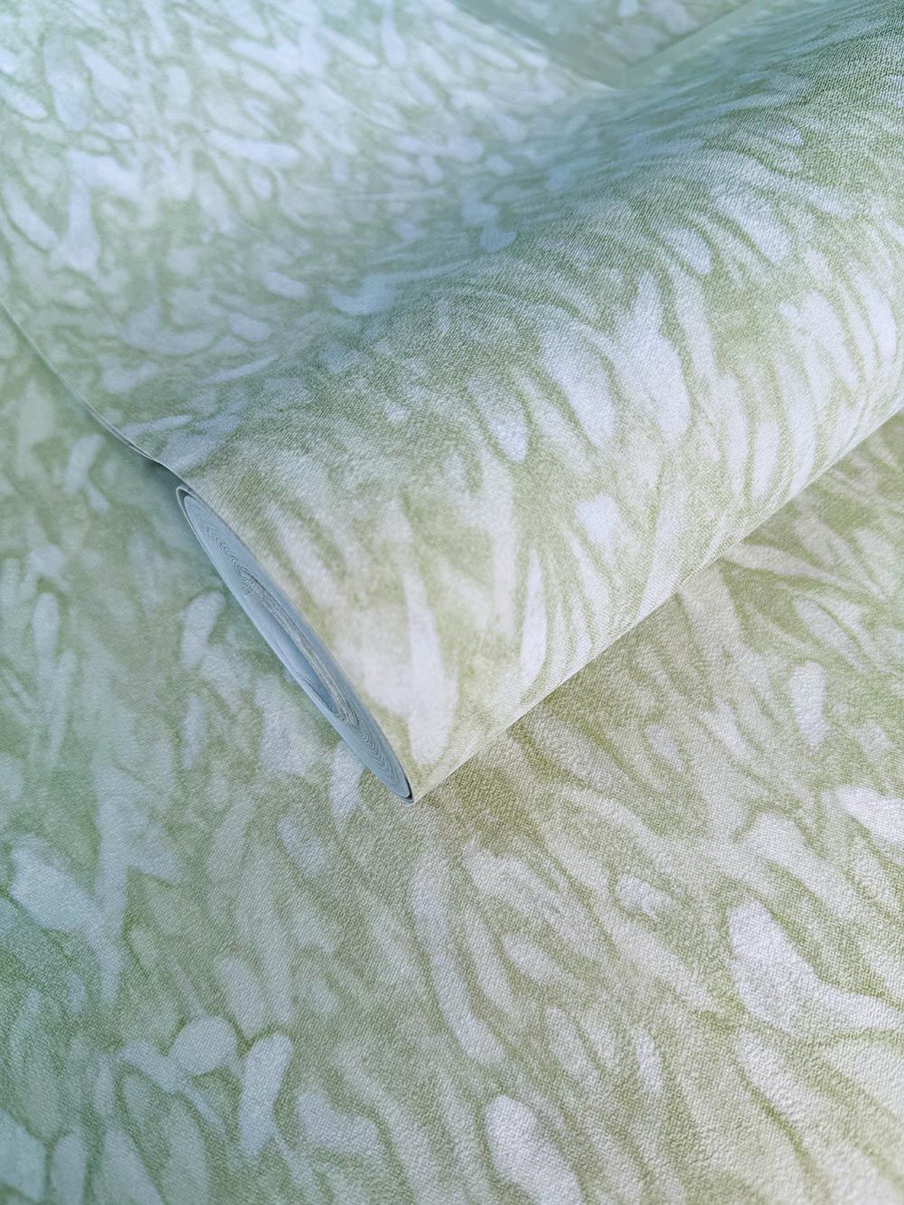 AE02628 Trento Meadow Aeterna Wallpaper by Sketch Twenty 3