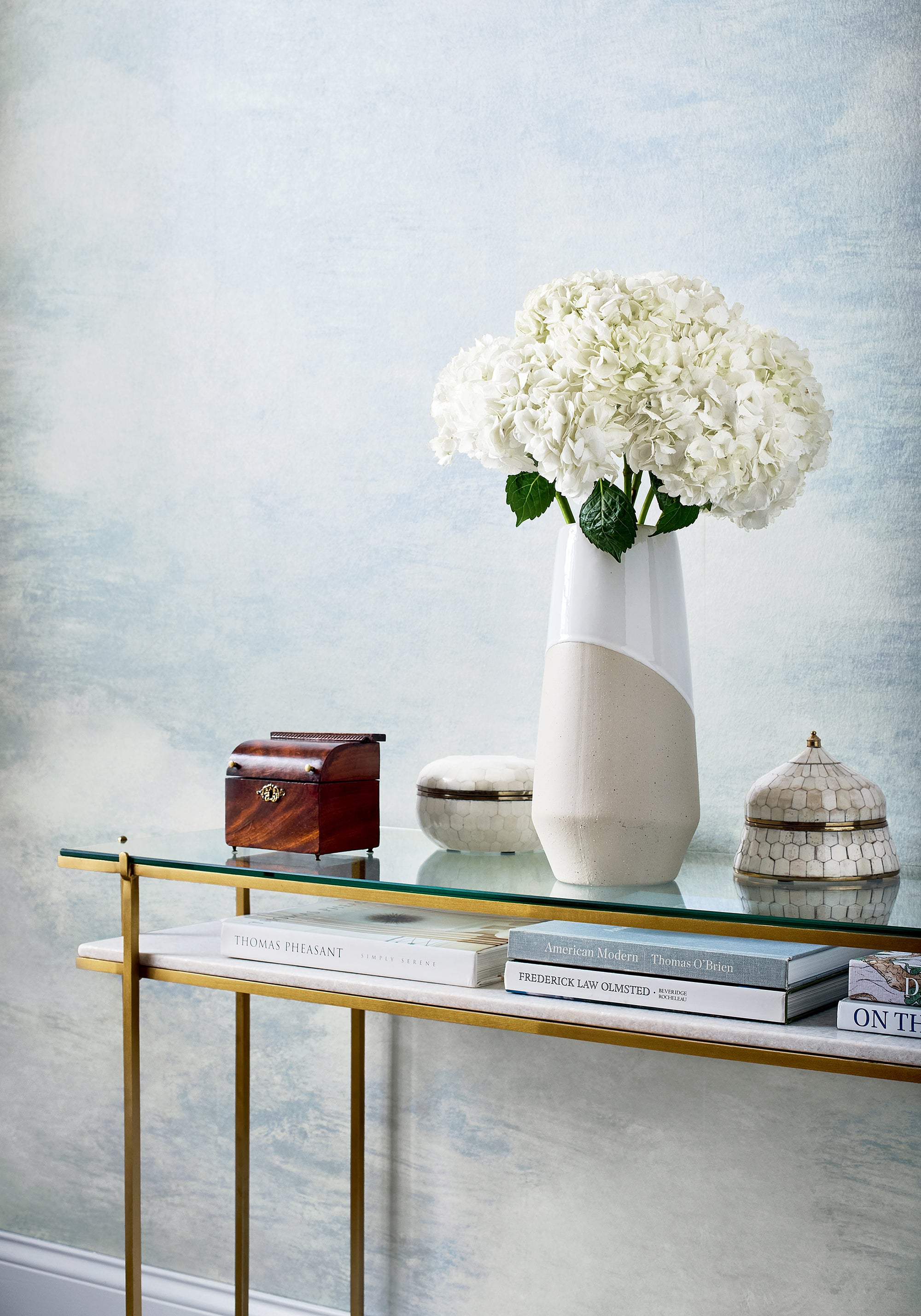 AT16162 Cloud 9 Blue on Pearl Belvedere Wallpaper by Anna French