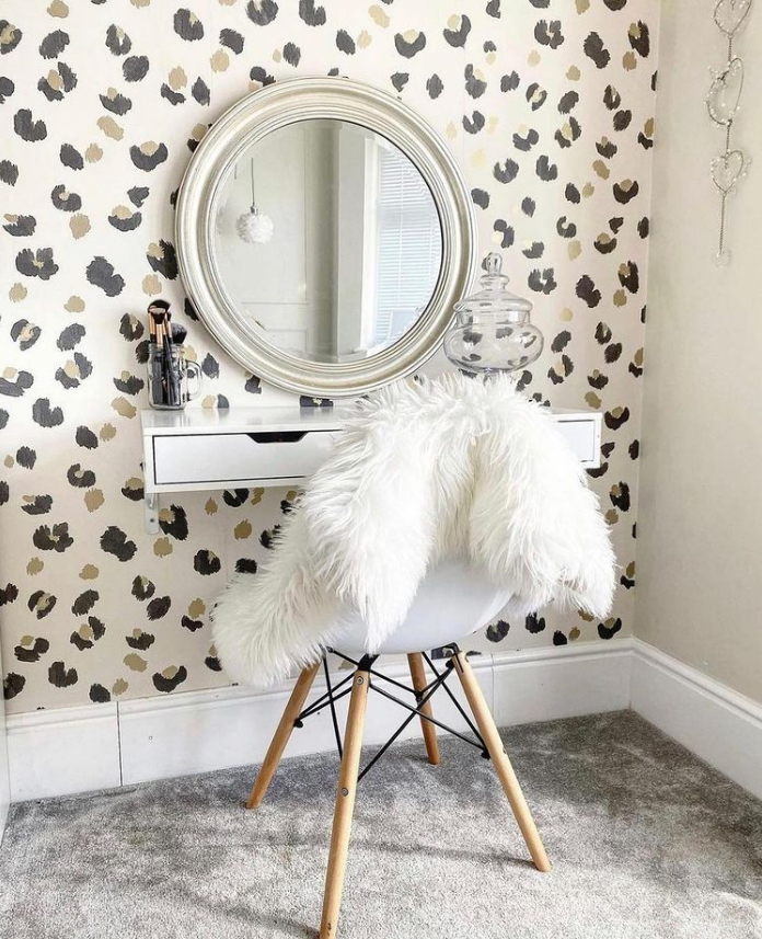 91072 Amur Cream Wallpaper By Holden DŽcor