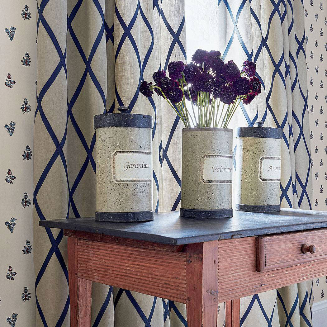 AW78713 Tarascon Trellis Applique Palampore Navy on Natural Fabric by Anna French