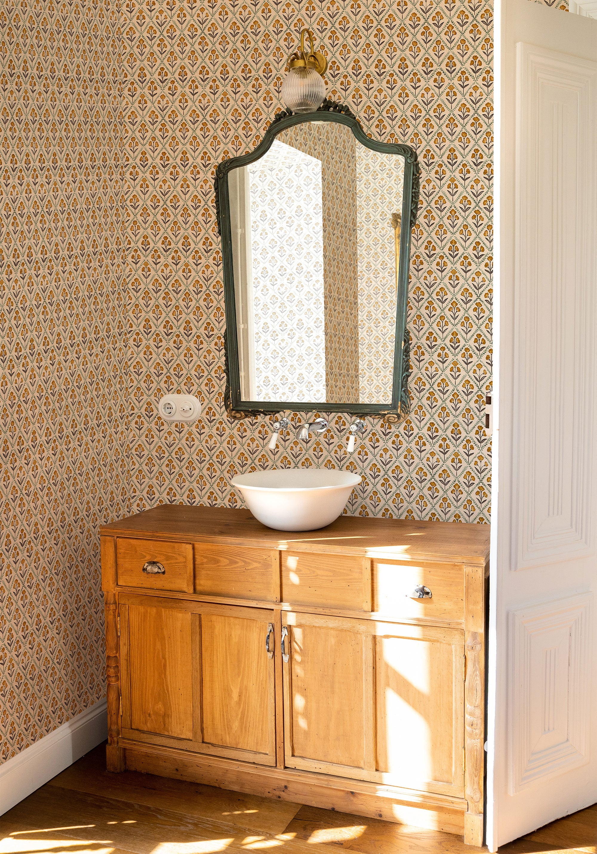 Poppy Curry Victorian Wallpaper by Coordonné