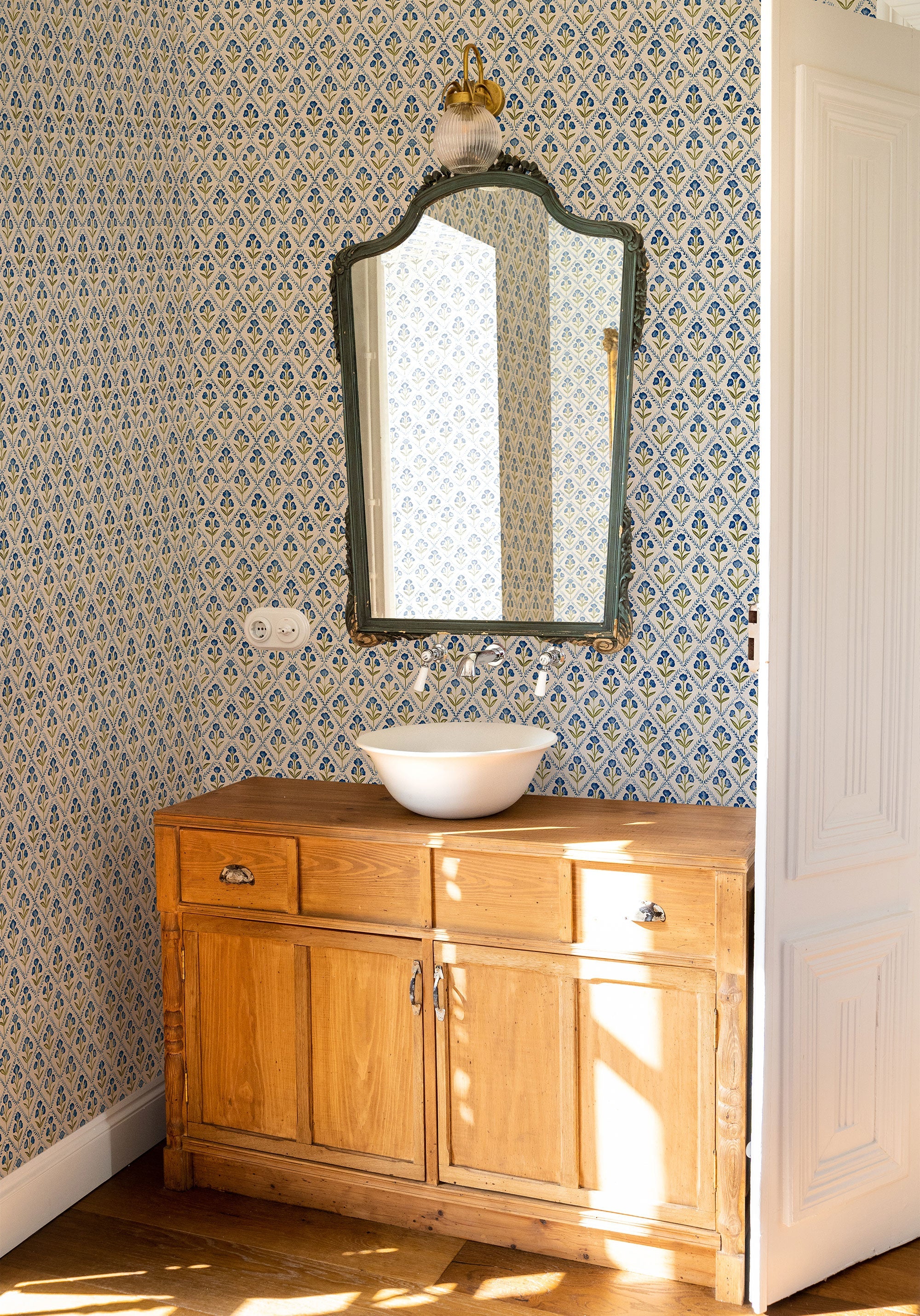 Poppy Blue Victorian Wallpaper by Coordonné