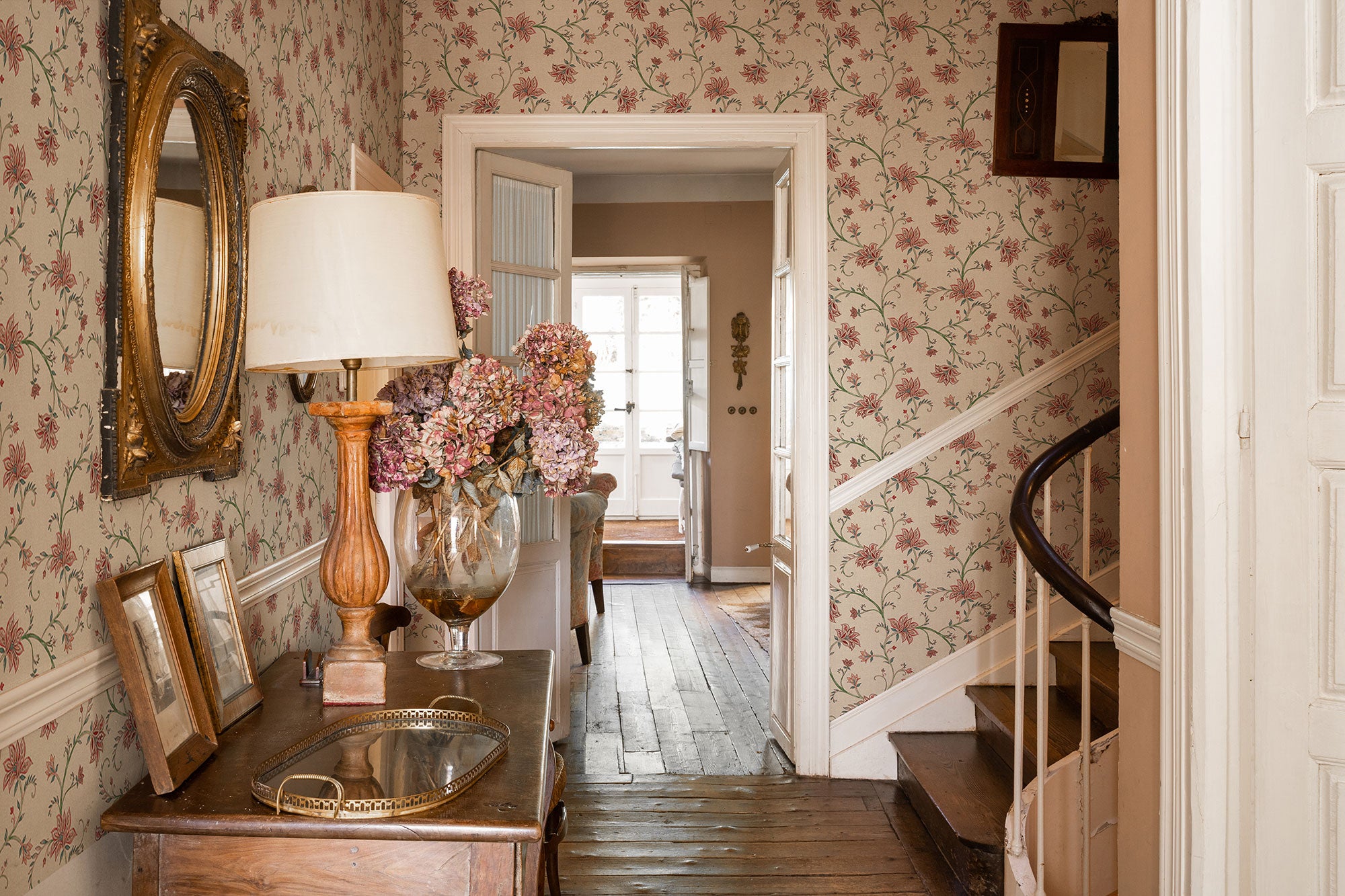 Lily Red Victorian Wallpaper by Coordonné