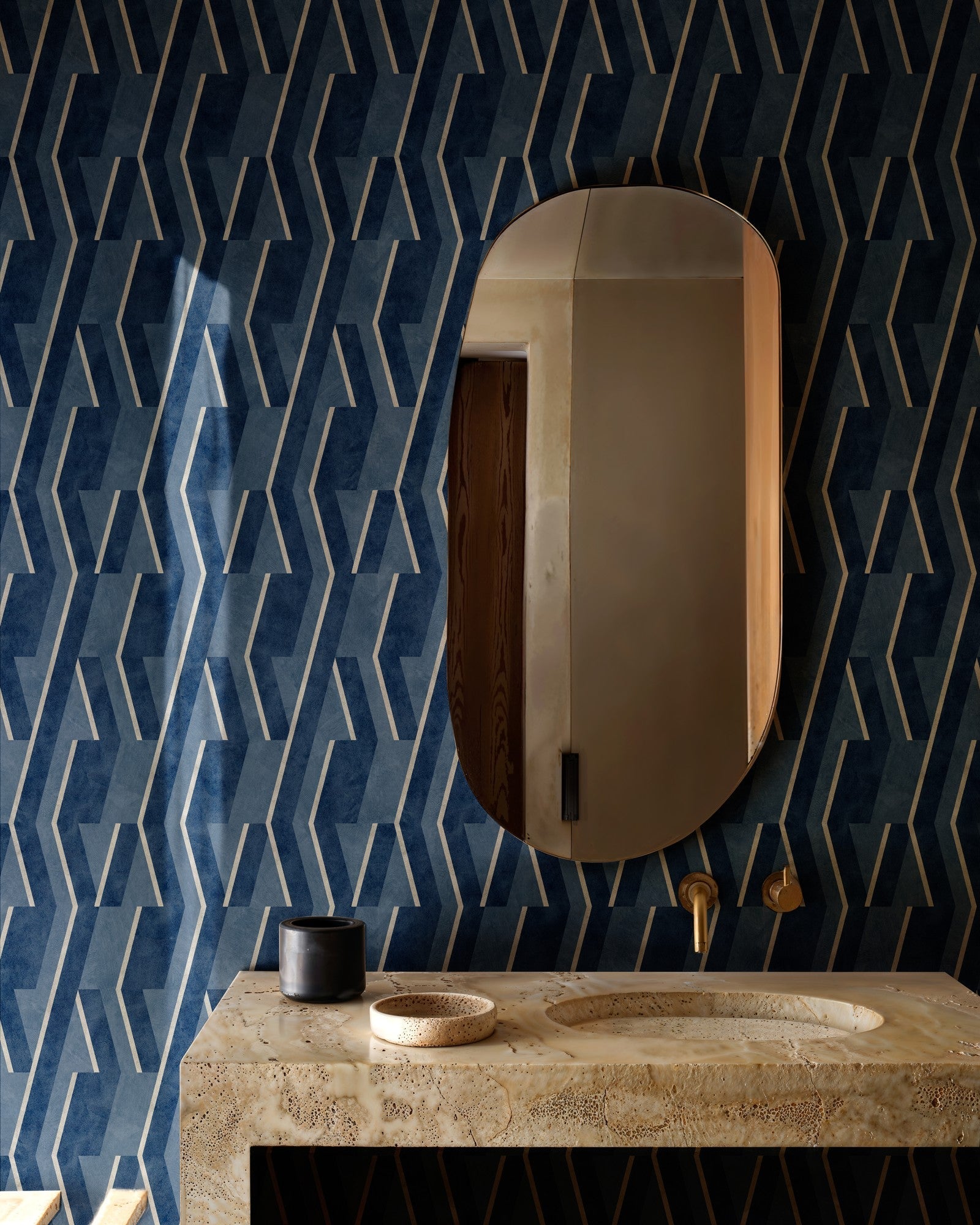 B00531 Parallels Ultramarine Lattice Wallpaper by Coordonné