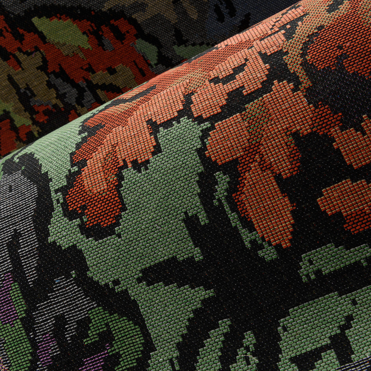 90515 Riverbank Boutique Ponceau Wallpaper By Arte