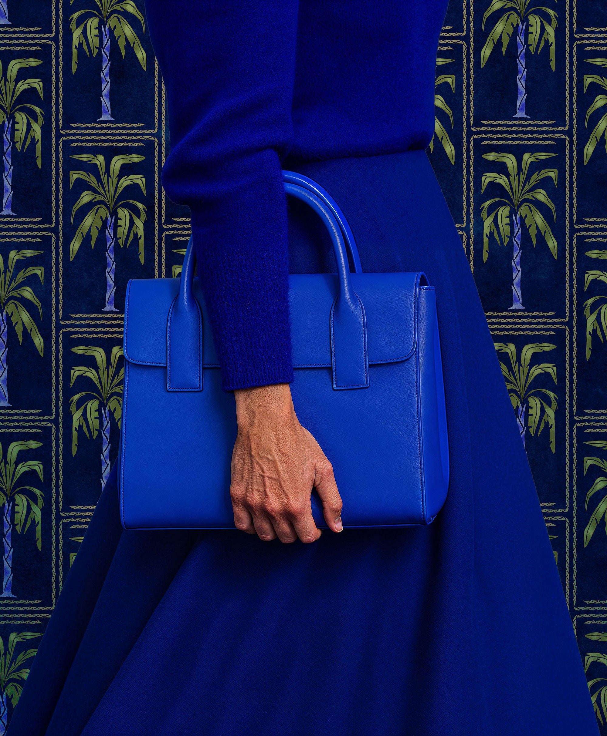 Veraneo Cobalt Coco Dávez Colortherapills Wallpaper by Coordonné