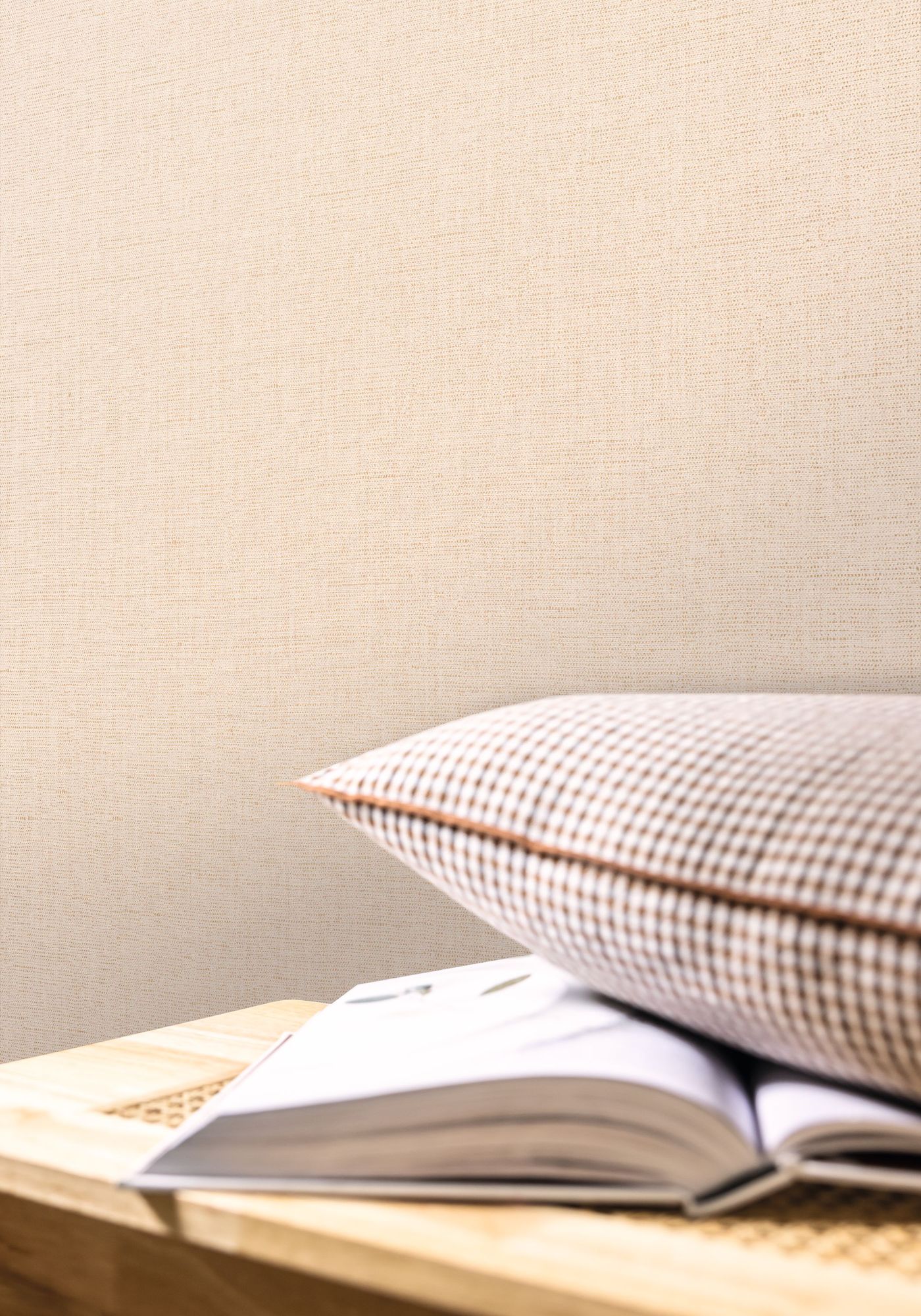 MIP103231023 Uni Metallise/irise Beige Gold Wallpaper by Caselio
