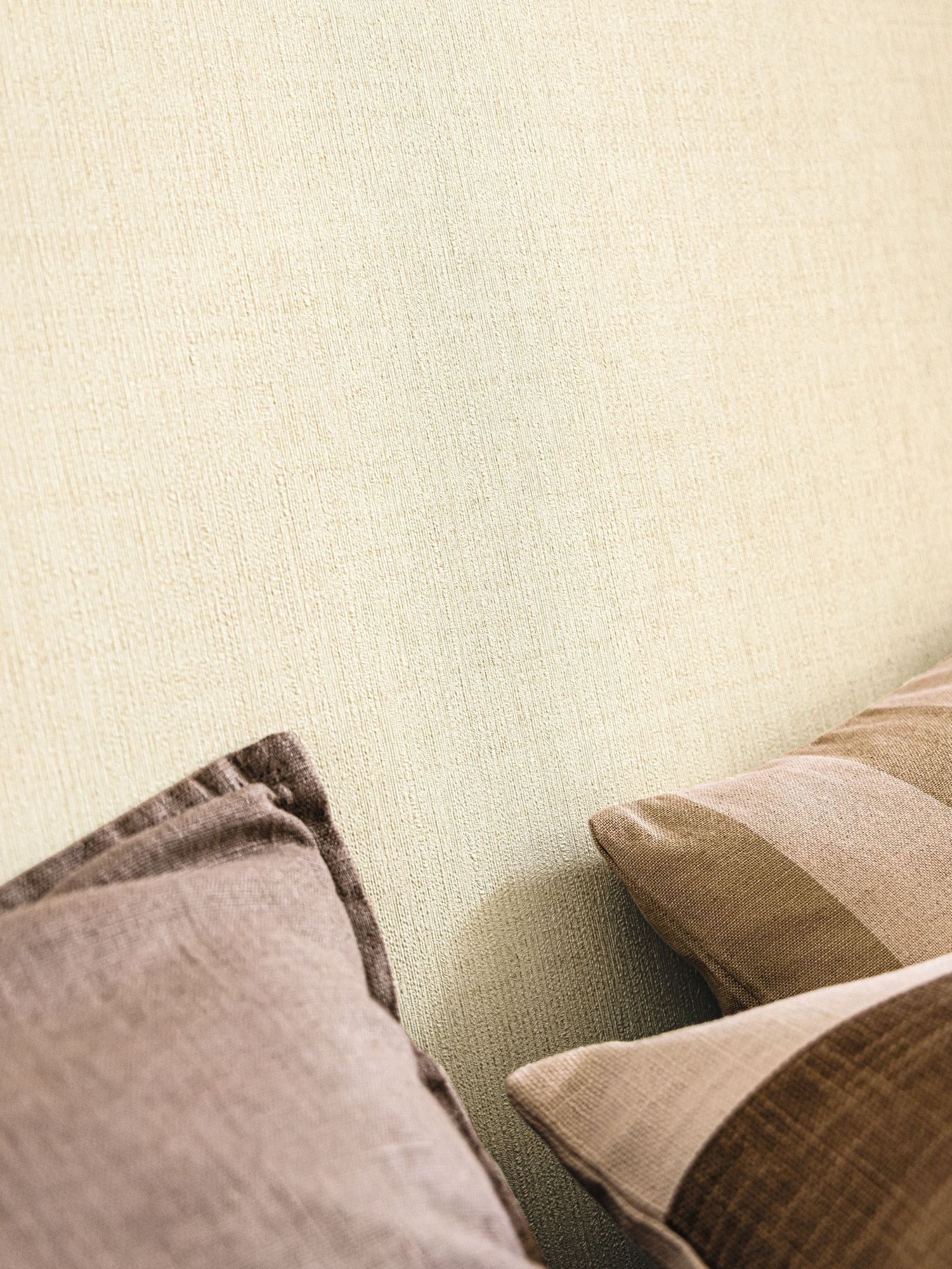 MIP105971000 Uni Creme Wallpaper by Caselio
