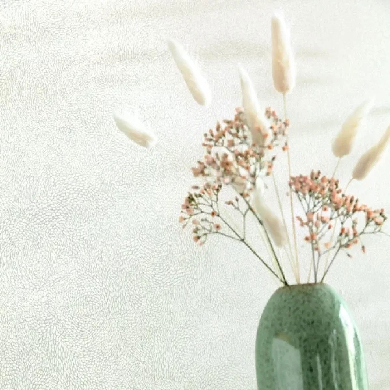 101847028 Flower Power April Vert D'Eau Irise Color Box 3 Wallpaper by Caselio