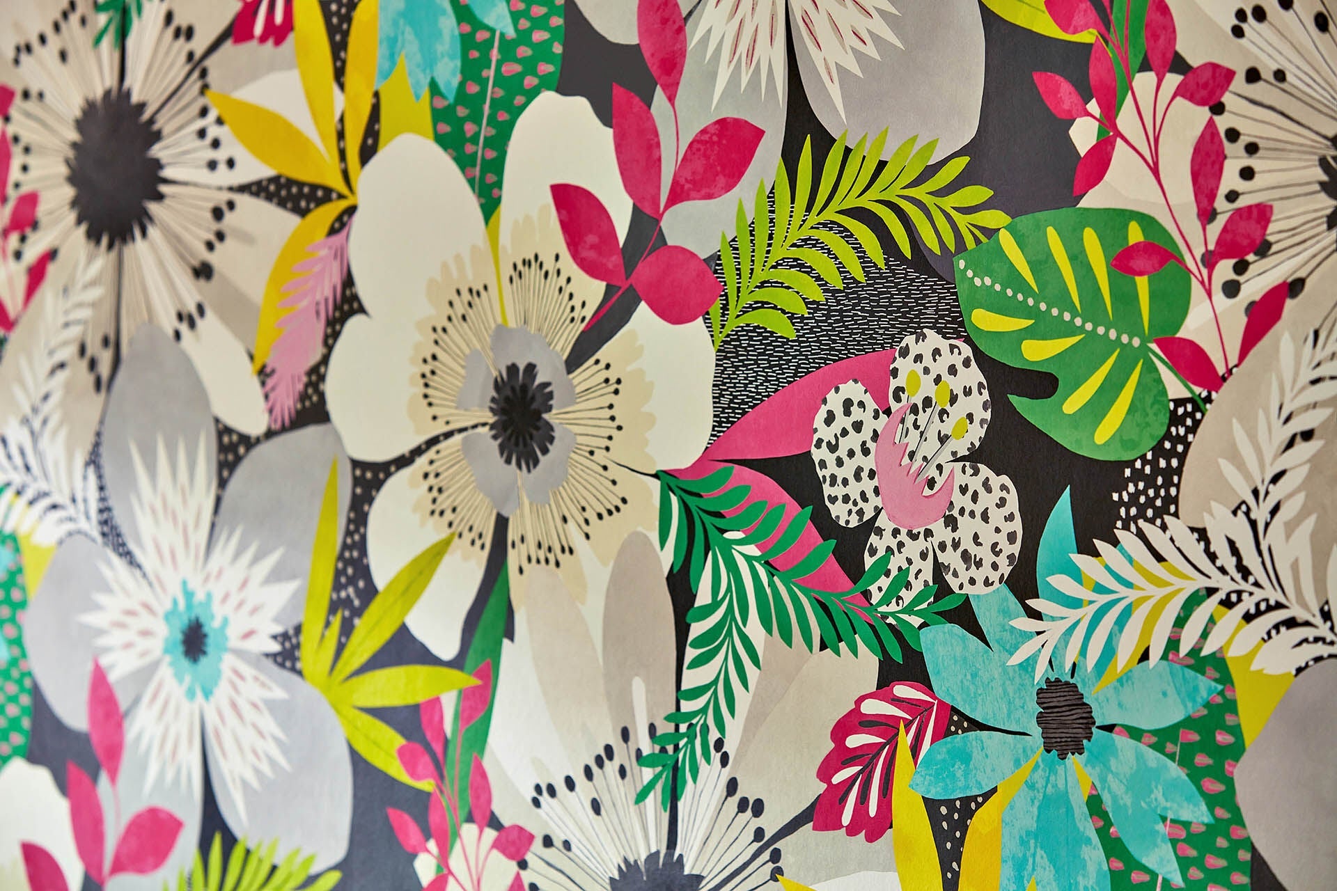 CEP50101W Floral Riot Chalk & Carbon Wallpaper by Ohpopsi