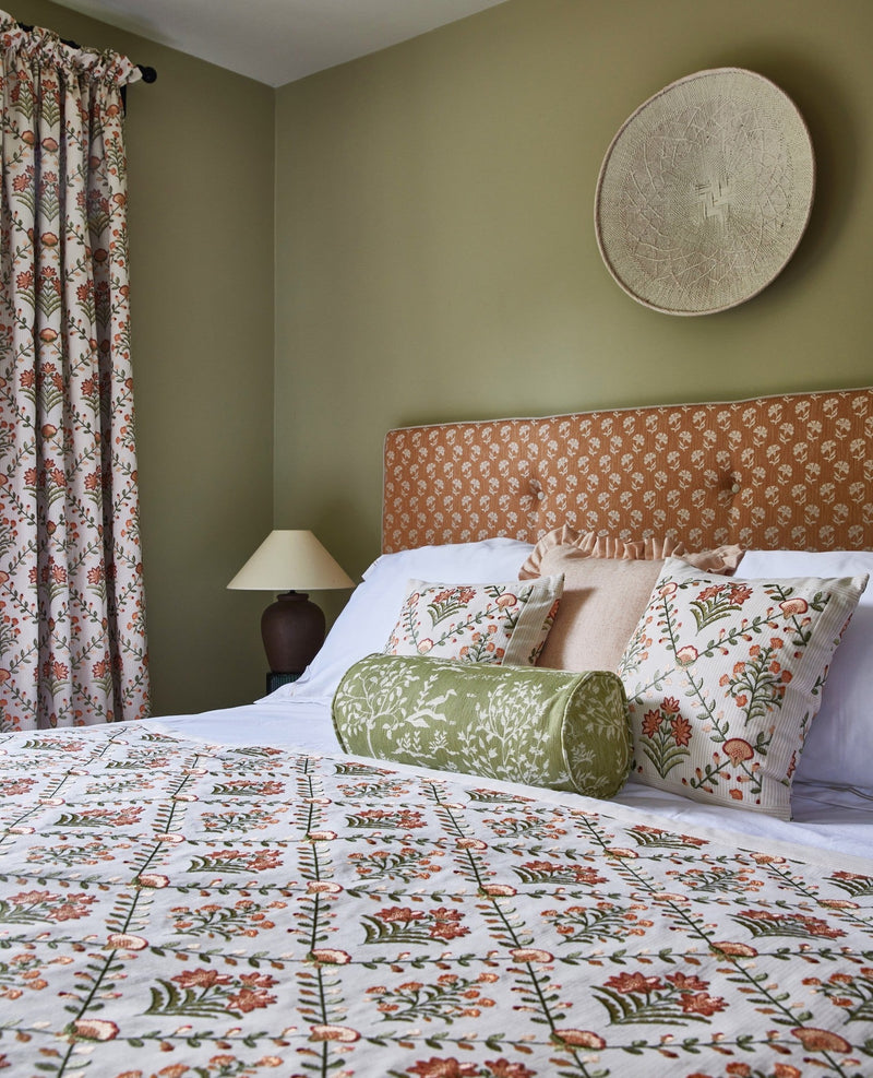 Marybud Spring Cottage Charm Fabric by Prestigious Textiles | 4317/650