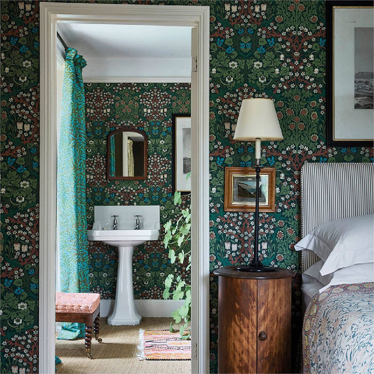 Blackthorn Queen Square Wallpaper By Morris & Co