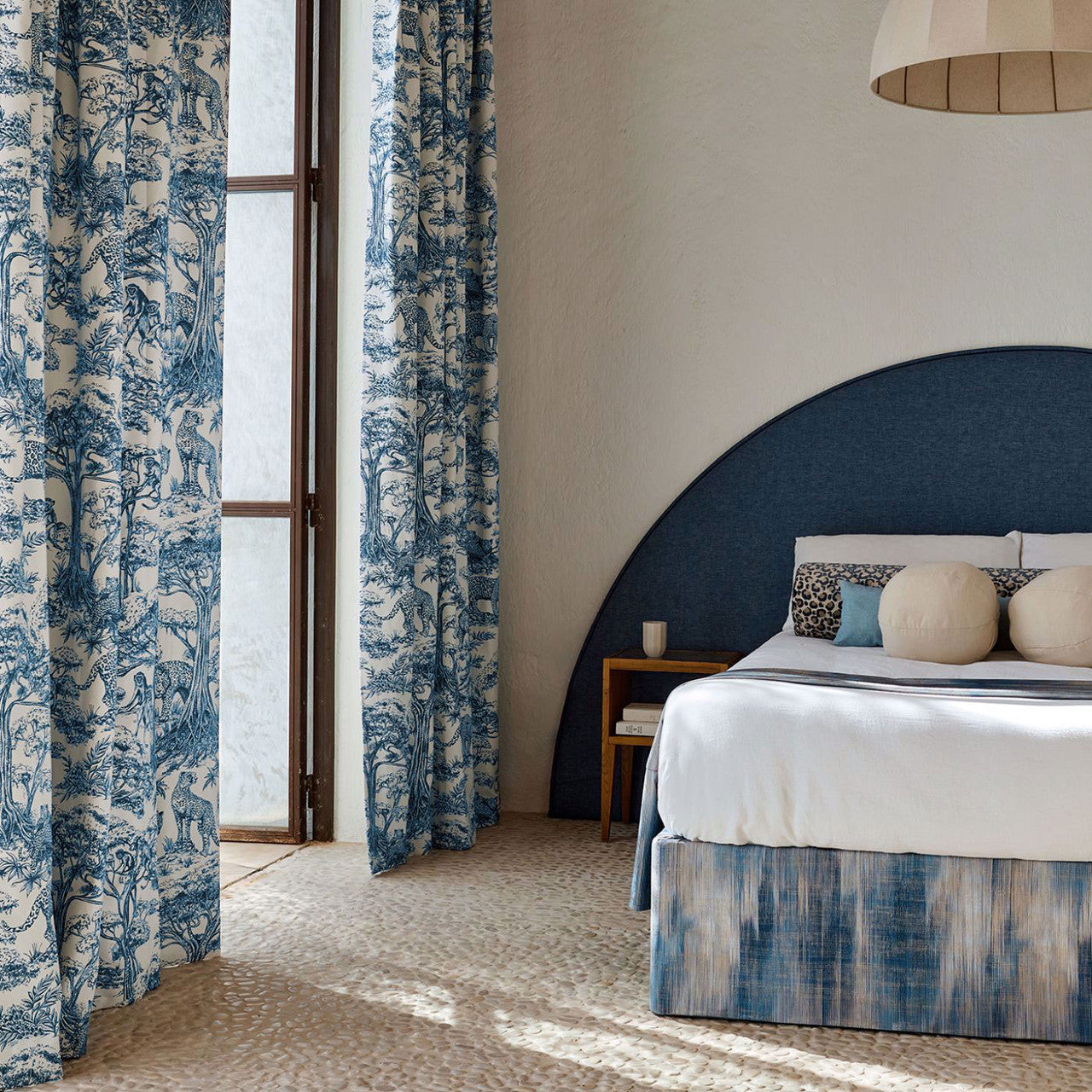 F1716/01 Serengeti Breegan Jane Midnight Clarke & Clarke Fabric