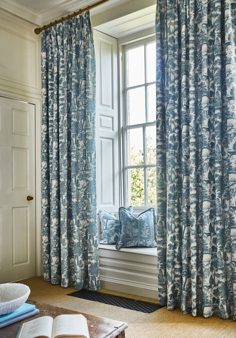 Vinci Smoke Florence Fabric by Prestigious Textiles | 4315/907