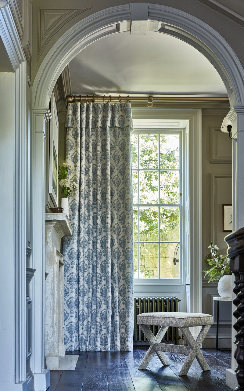Casini Laurel Florence Fabric by Prestigious Textiles | 4308/643