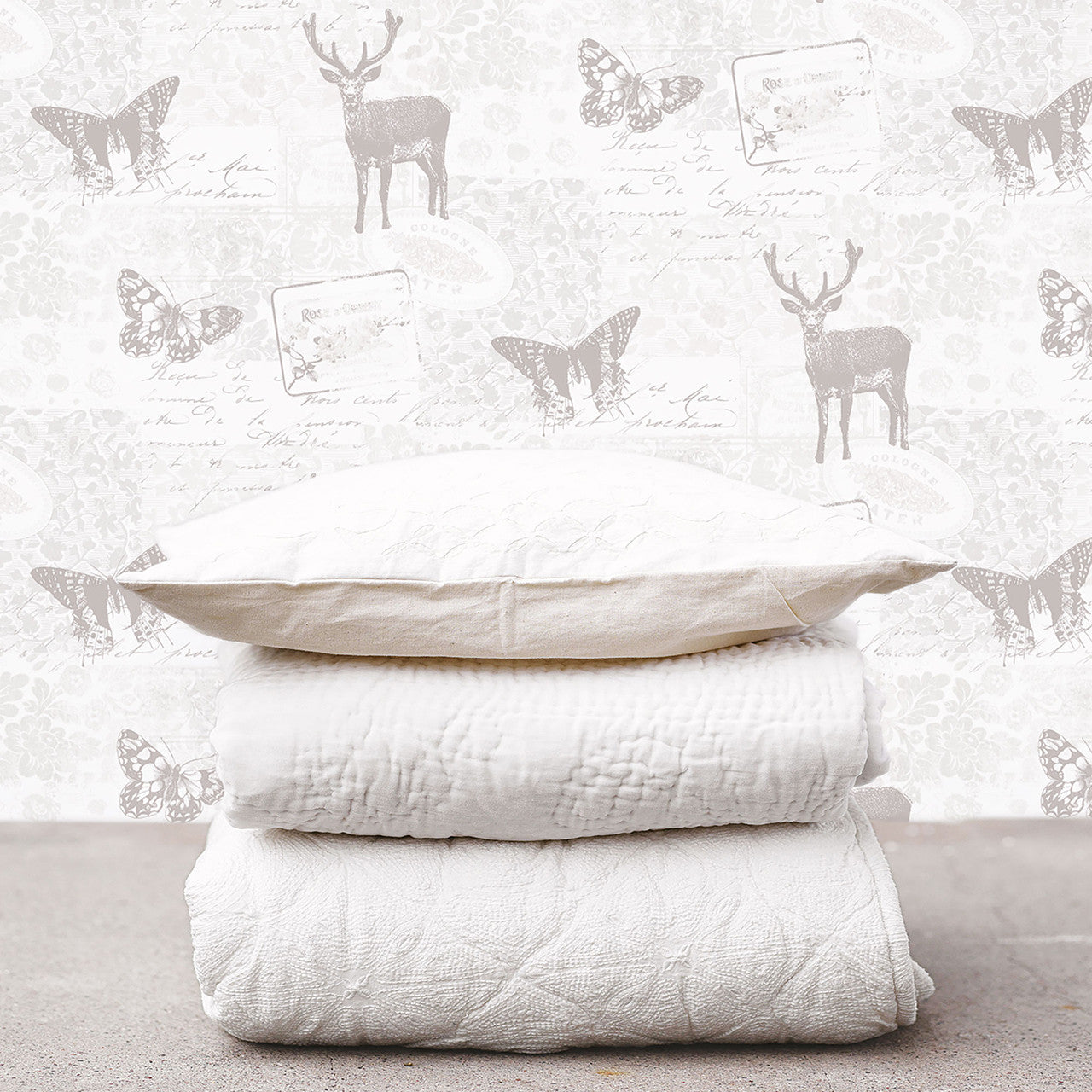 G56298 Stag Motif Nordic Elements Wallpaper by Galerie