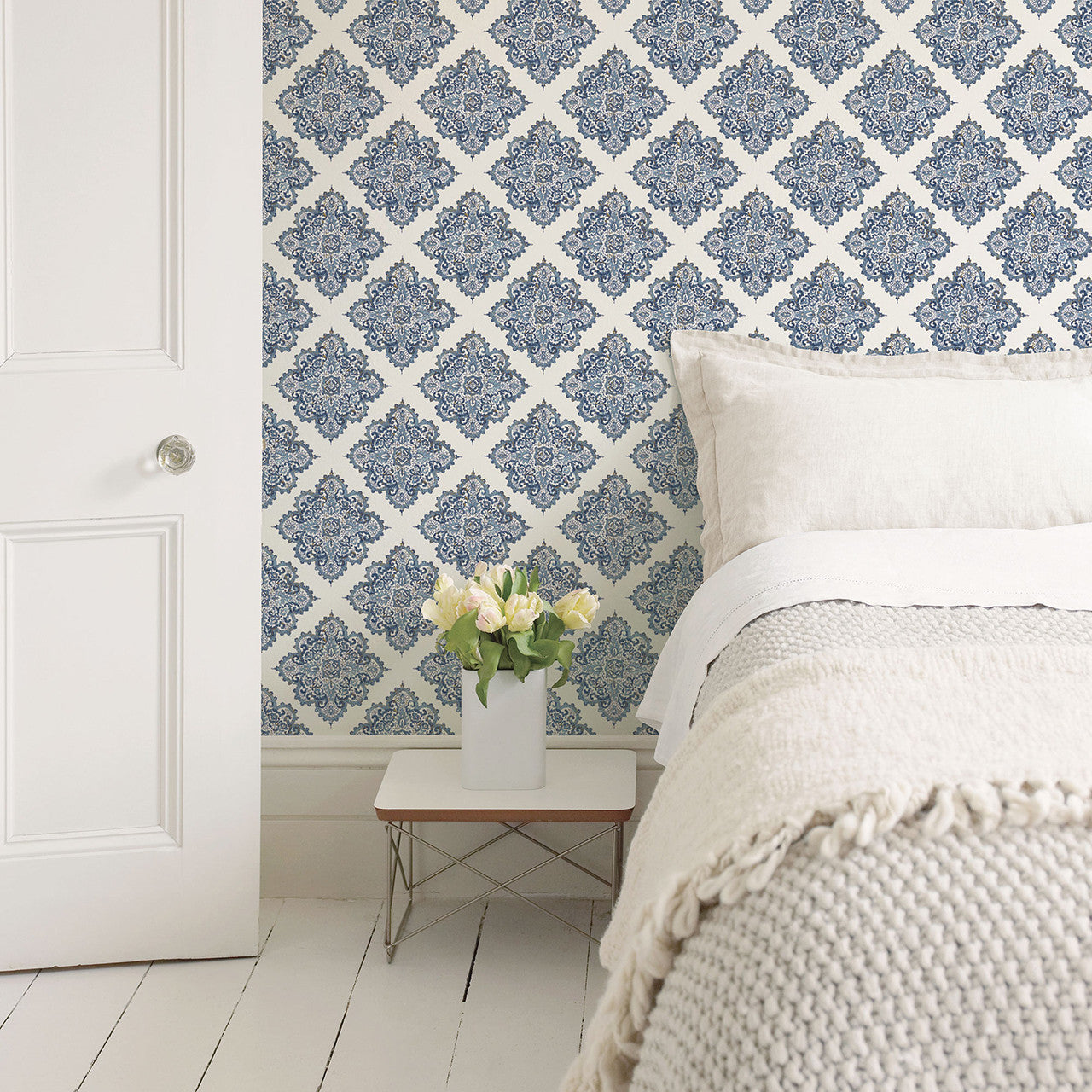 G67368 Metallic Hymong Motif Nordic Elements Wallpaper by Galerie