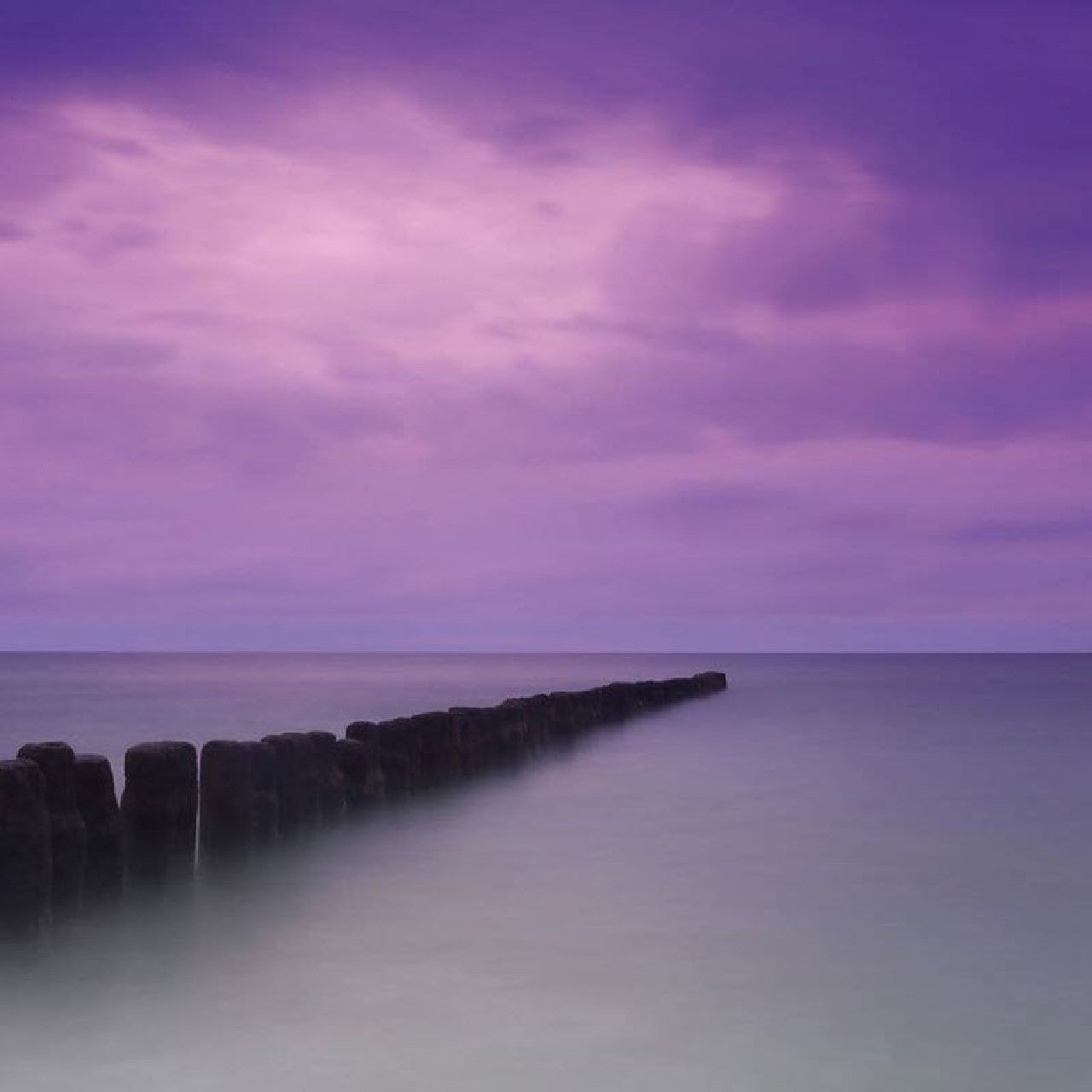 G78422 Purple Pier Mural Atmosphere Wallpaper by Galerie